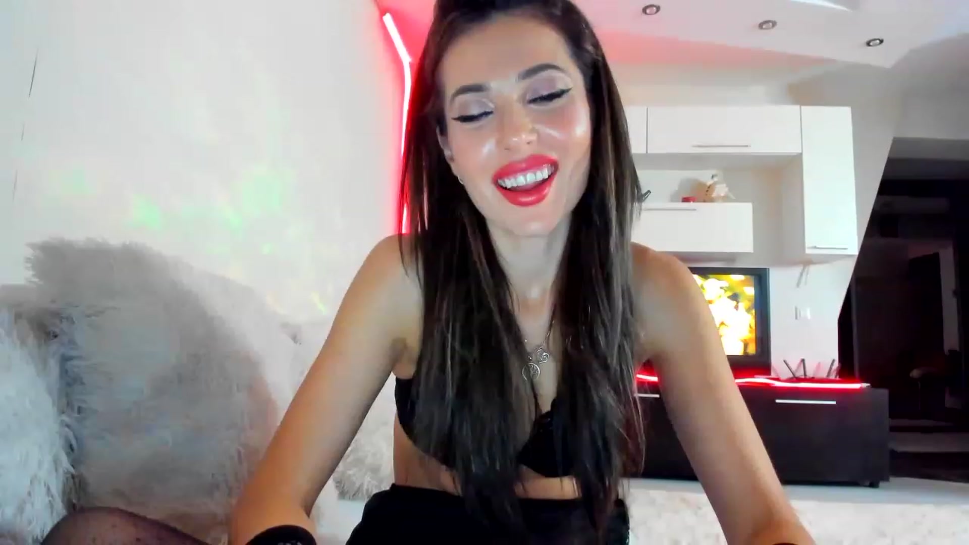 Gallery image thumbnail from SmileyTinaa's myfreecams stream on, 02/01/2023, 01:50 image 11 of 20