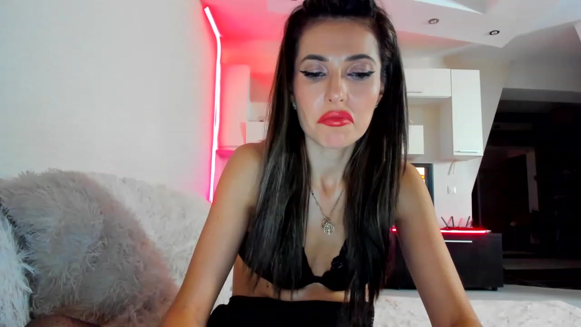 Gallery image thumbnail from SmileyTinaa's myfreecams stream on, 02/01/2023, 06:27 image 1 of 20