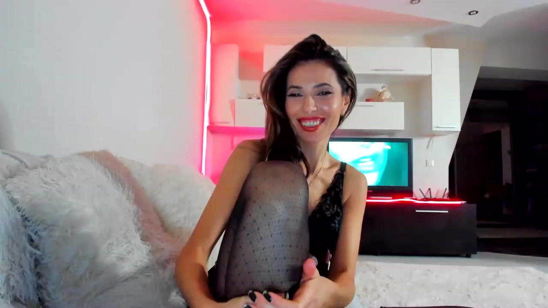 Gallery image thumbnail from SmileyTinaa's myfreecams stream on, 02/01/2023, 06:27 image 11 of 20