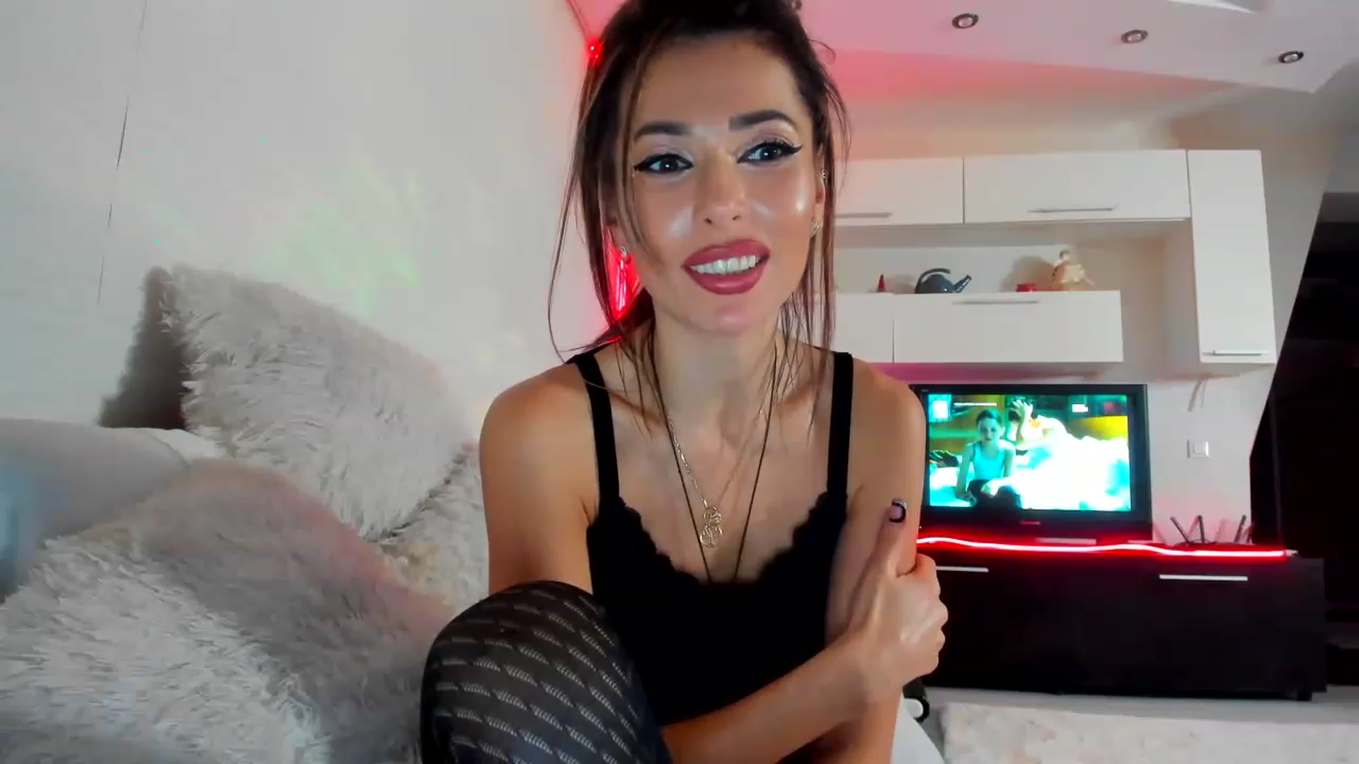 Gallery image thumbnail from SmileyTinaa's myfreecams stream on, 02/02/2023, 02:58 image 2 of 20