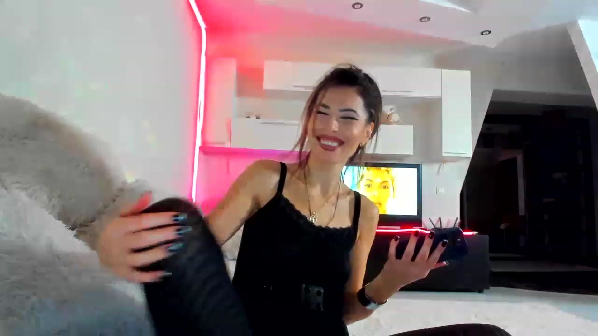 Gallery image thumbnail from SmileyTinaa's myfreecams stream on, 02/02/2023, 02:58 image 10 of 20