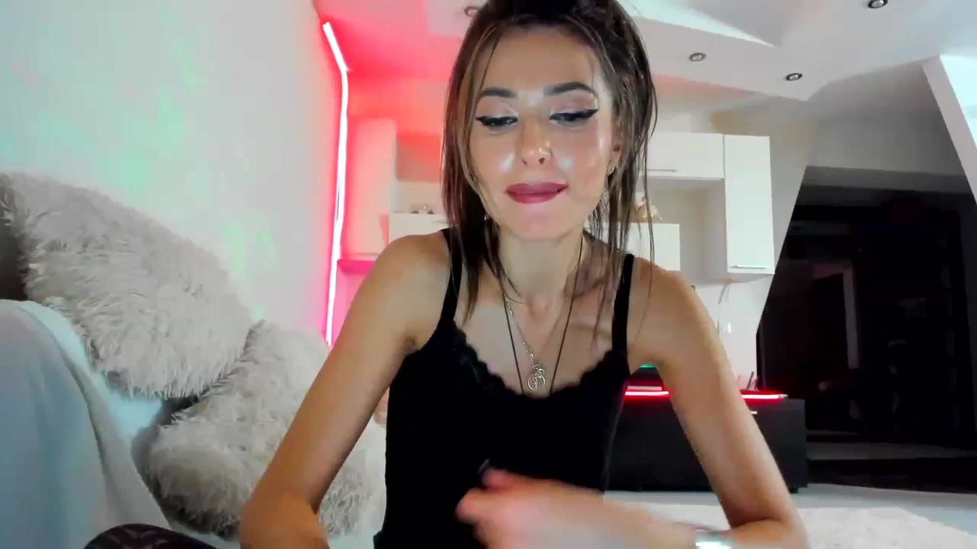 Gallery image thumbnail from SmileyTinaa's myfreecams stream on, 02/02/2023, 04:28 image 16 of 20