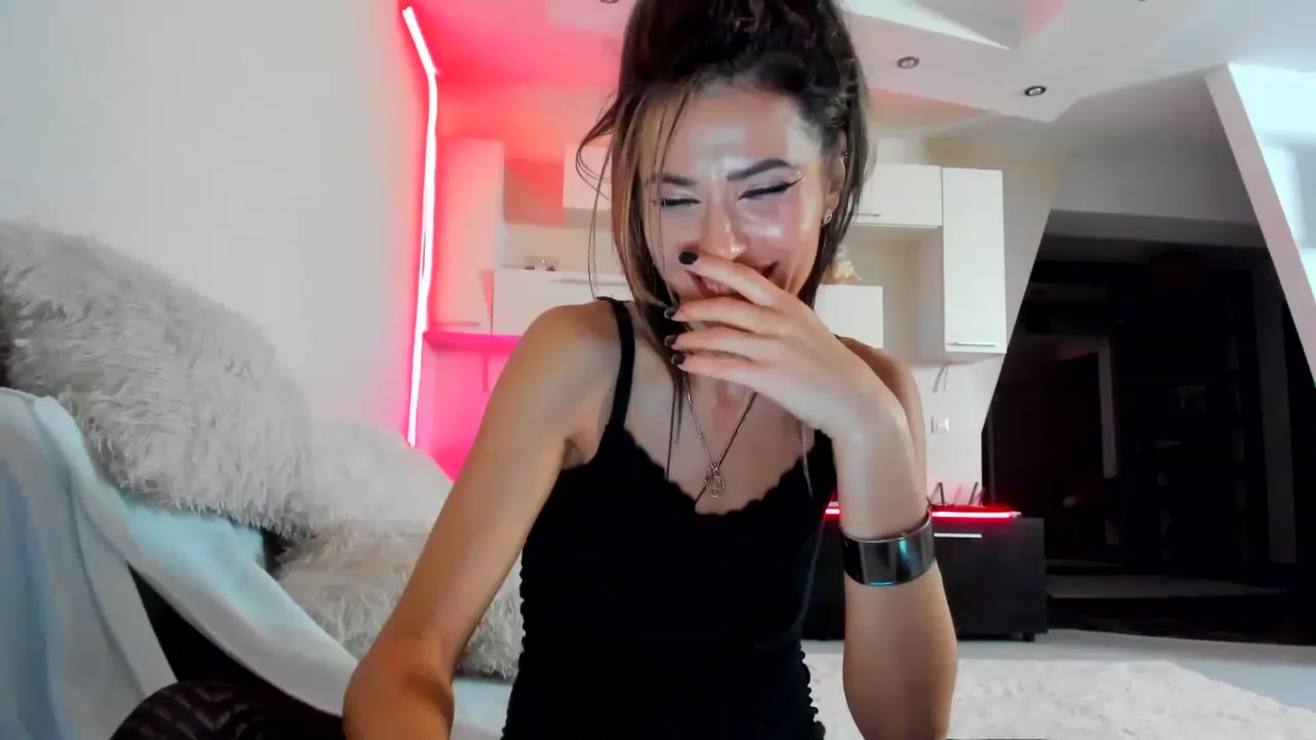 Gallery image thumbnail from SmileyTinaa's myfreecams stream on, 02/02/2023, 05:36 image 19 of 20