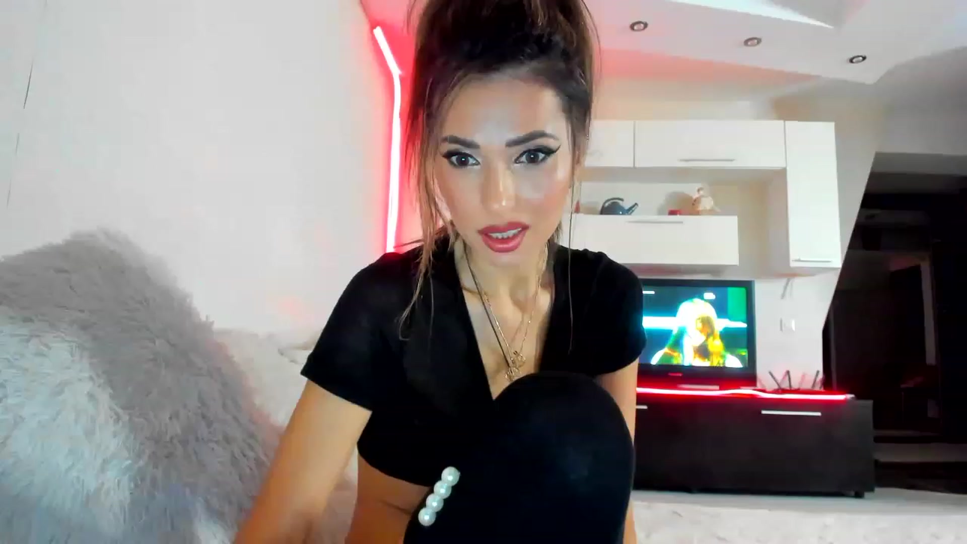 Gallery image thumbnail from SmileyTinaa's myfreecams stream on, 02/03/2023, 24:47 image 1 of 20