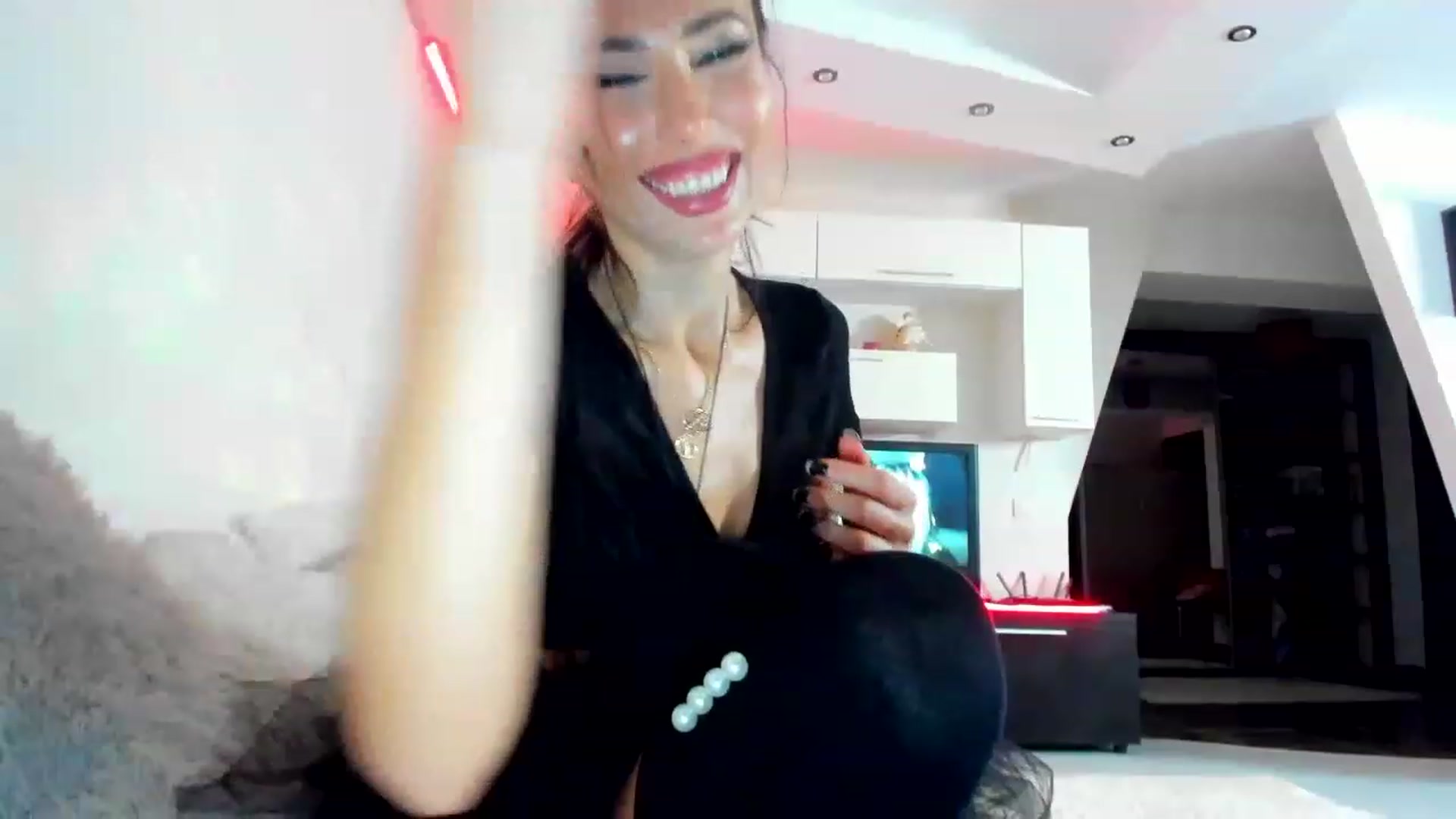 Gallery image thumbnail from SmileyTinaa's myfreecams stream on, 02/03/2023, 03:38 image 11 of 20