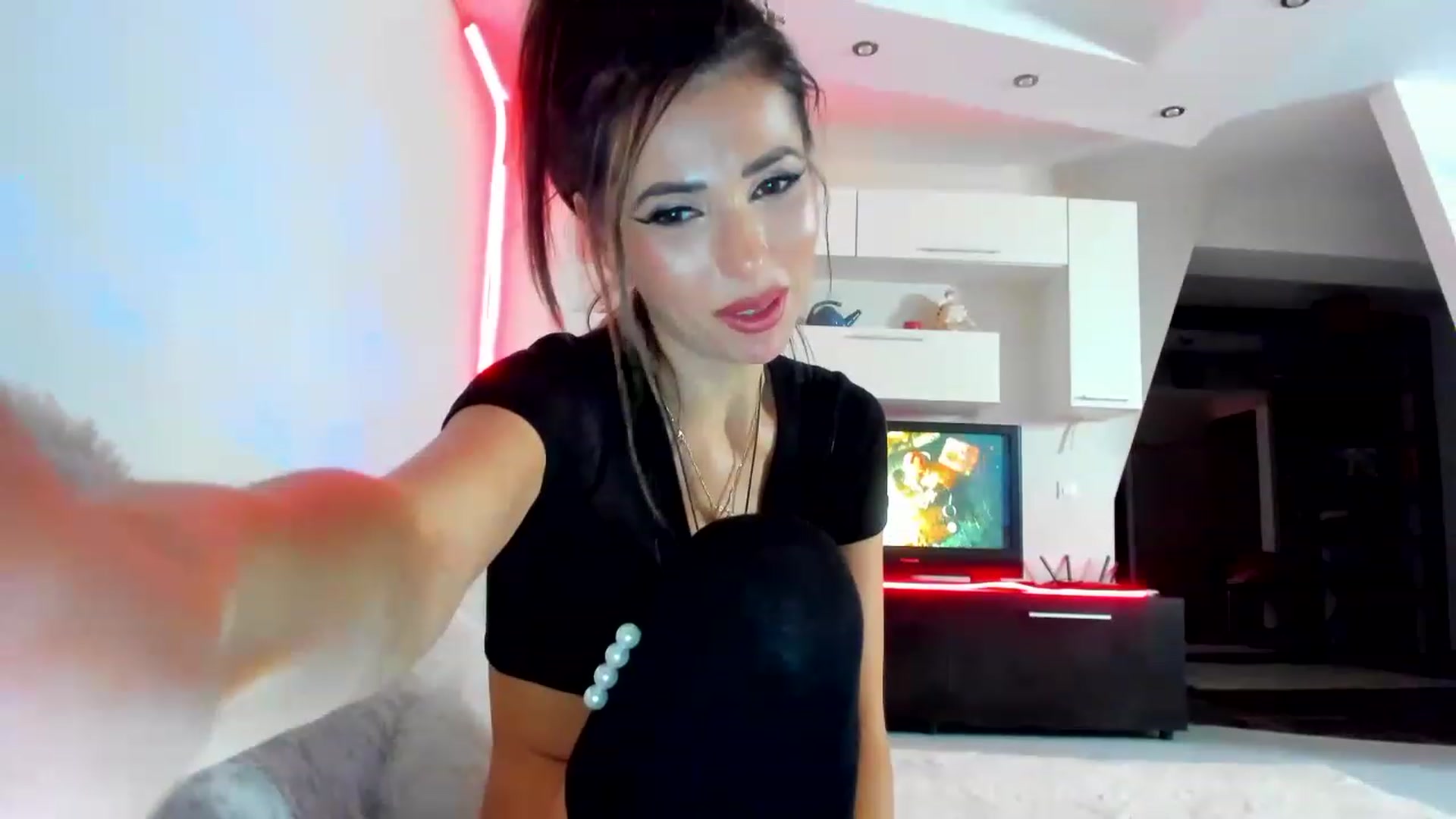 Gallery image thumbnail from SmileyTinaa's myfreecams stream on, 02/03/2023, 03:38 image 14 of 20