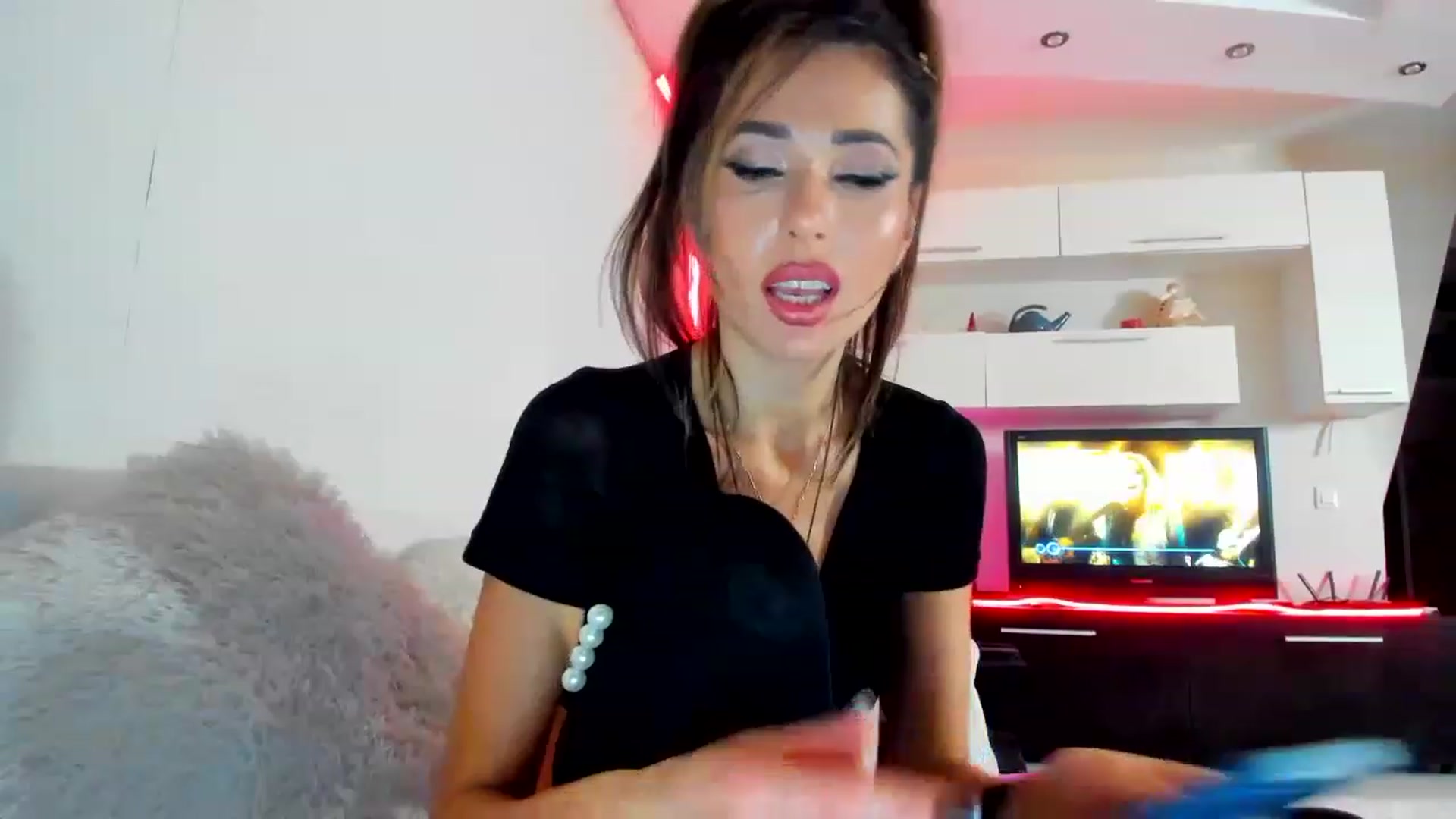 Gallery image thumbnail from SmileyTinaa's myfreecams stream on, 02/03/2023, 03:38 image 6 of 20