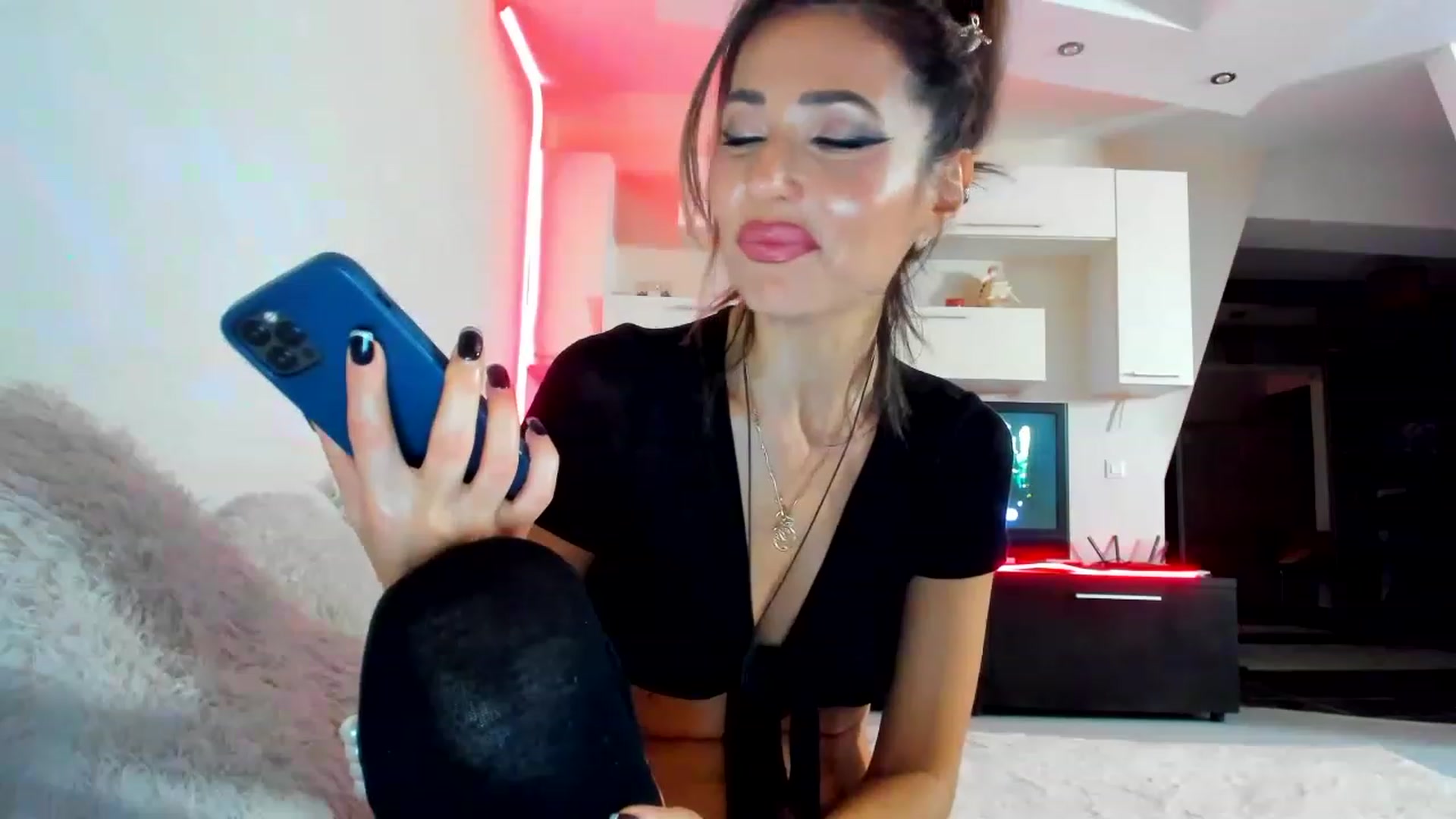 Gallery image thumbnail from SmileyTinaa's myfreecams stream on, 02/03/2023, 03:38 image 20 of 20