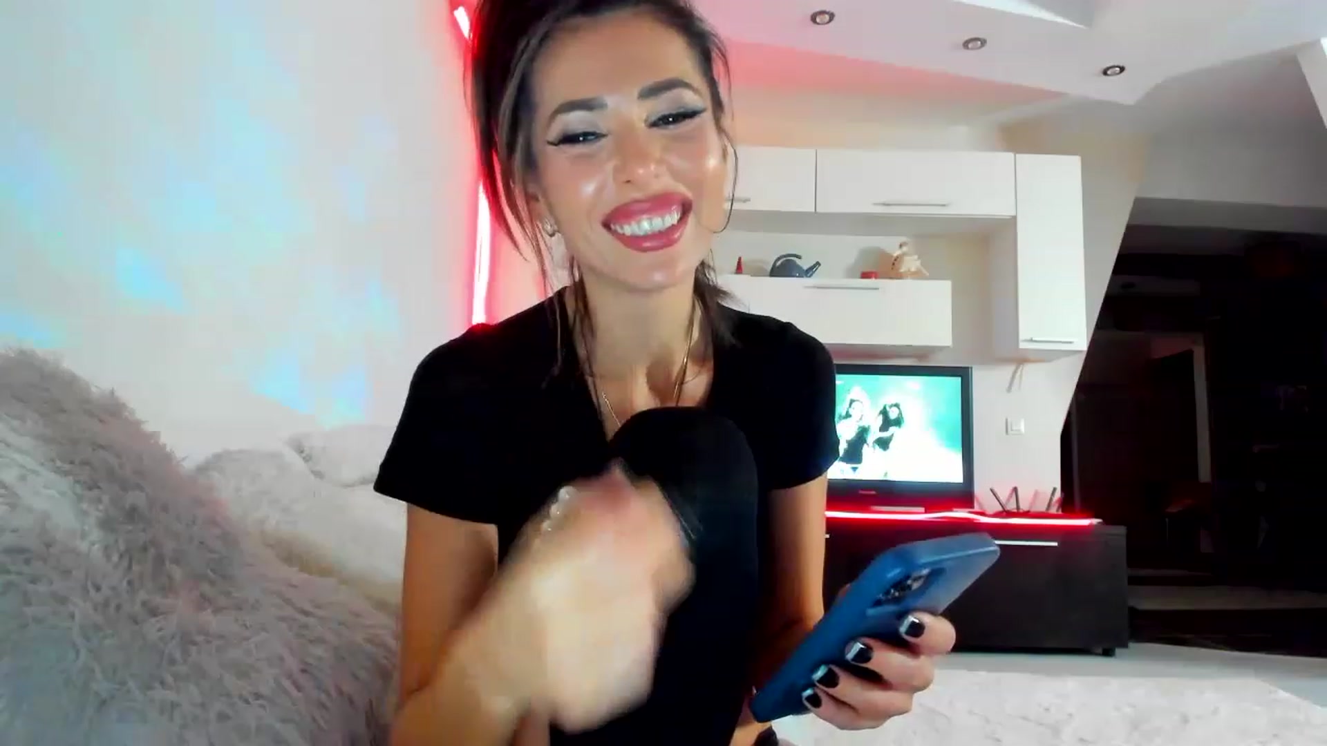 Gallery image thumbnail from SmileyTinaa's myfreecams stream on, 02/03/2023, 03:38 image 19 of 20