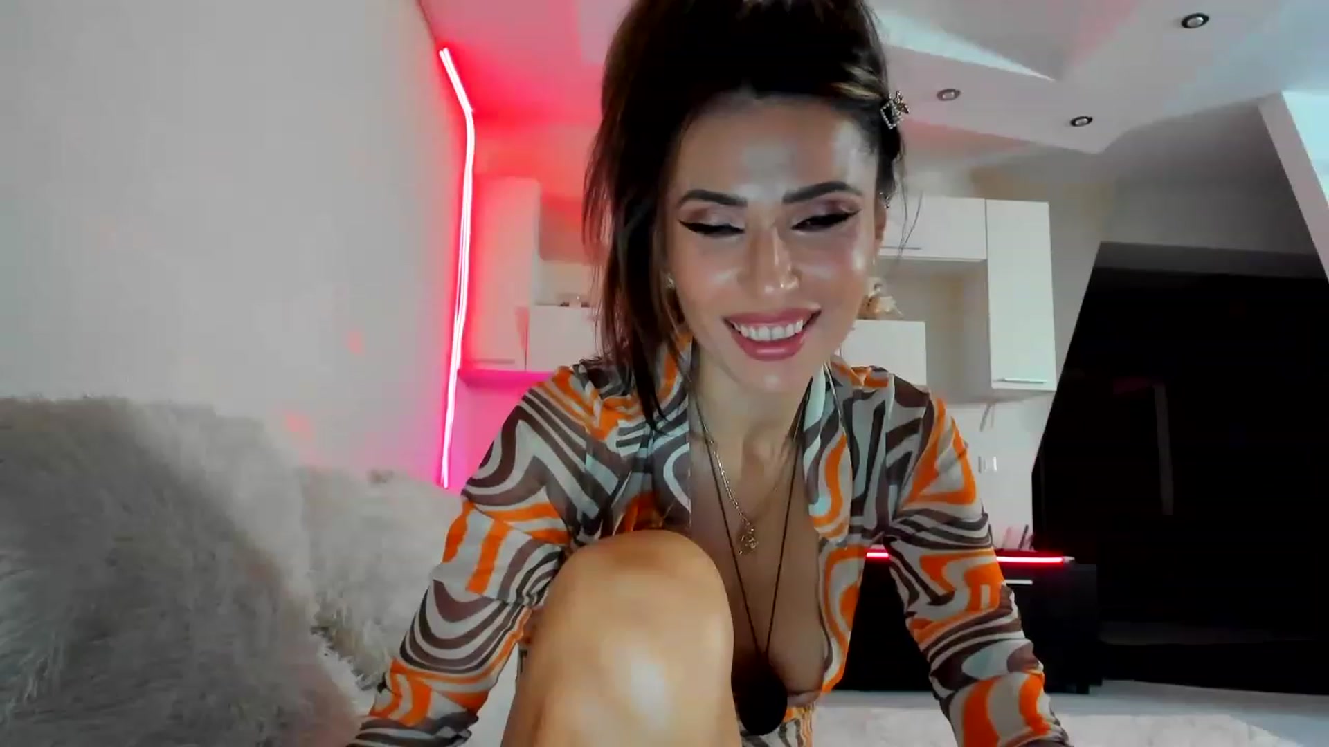 Gallery image thumbnail from SmileyTinaa's myfreecams stream on, 02/07/2023, 22:15 image 20 of 20