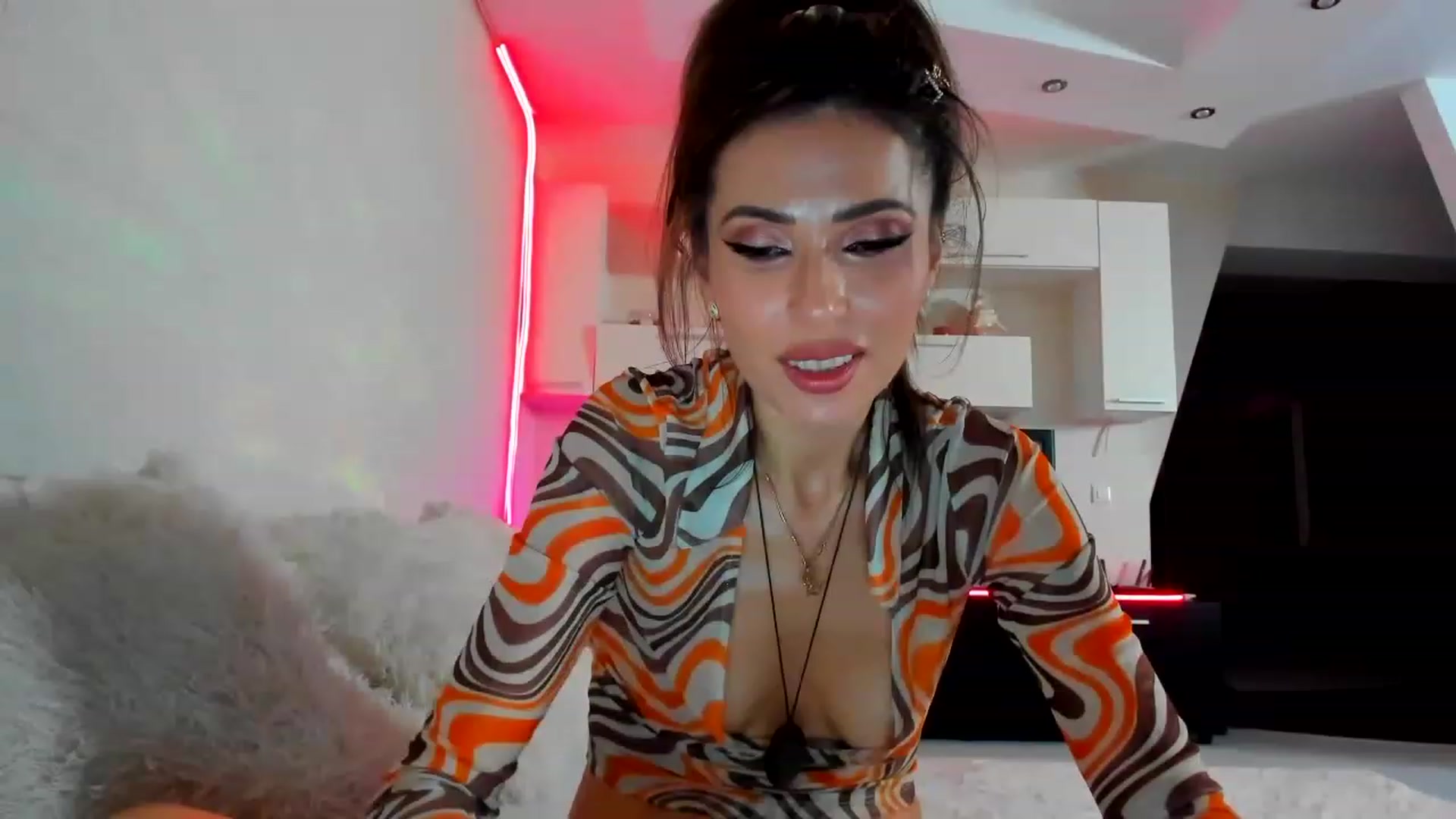 Gallery image thumbnail from SmileyTinaa's myfreecams stream on, 02/08/2023, 01:20 image 12 of 20