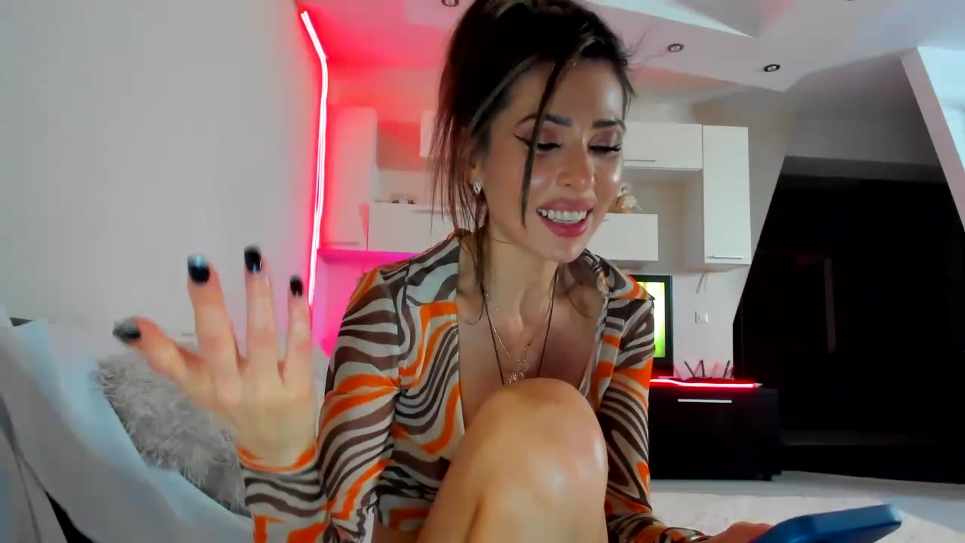 Gallery image thumbnail from SmileyTinaa's myfreecams stream on, 02/08/2023, 04:39 image 6 of 20
