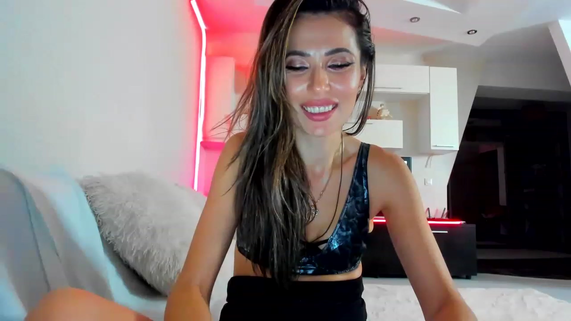 Gallery image thumbnail from SmileyTinaa's myfreecams stream on, 02/09/2023, 05:40 image 6 of 20