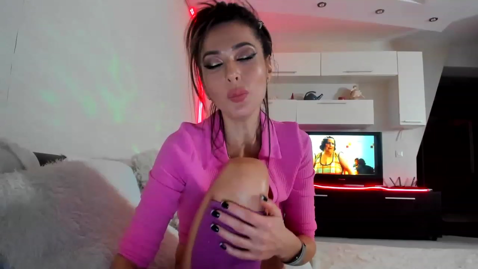 Gallery image thumbnail from SmileyTinaa's myfreecams stream on, 02/10/2023, 05:55 image 19 of 20
