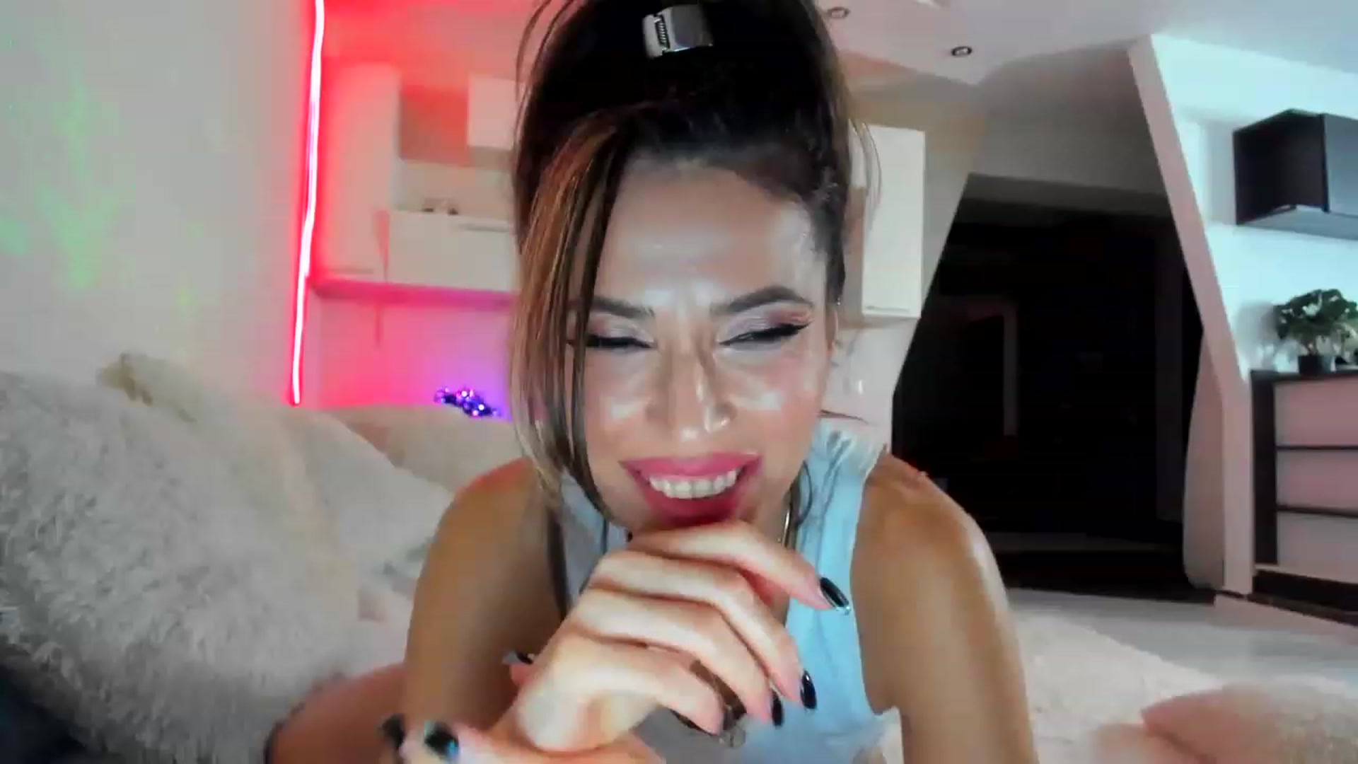 Gallery image thumbnail from SmileyTinaa's myfreecams stream on, 02/14/2023, 23:43 image 1 of 20
