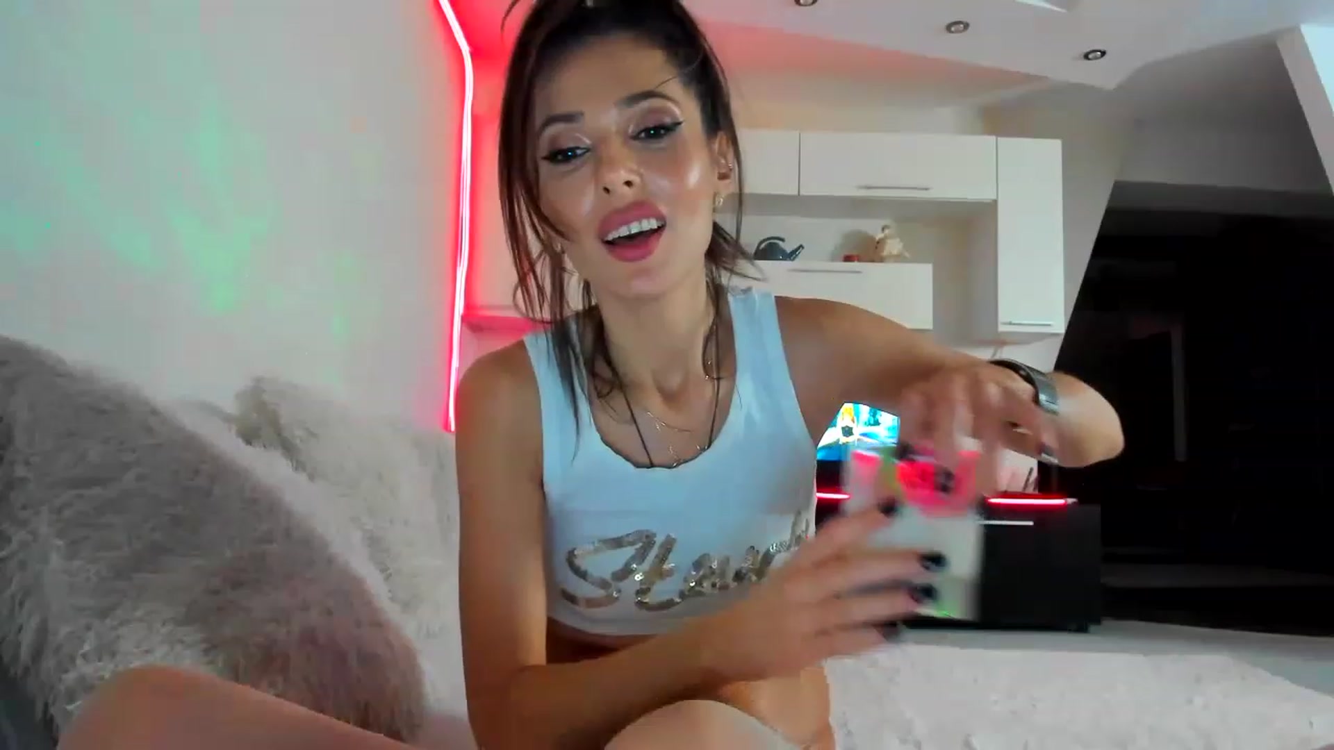 Gallery image thumbnail from SmileyTinaa's myfreecams stream on, 02/15/2023, 05:25 image 3 of 20