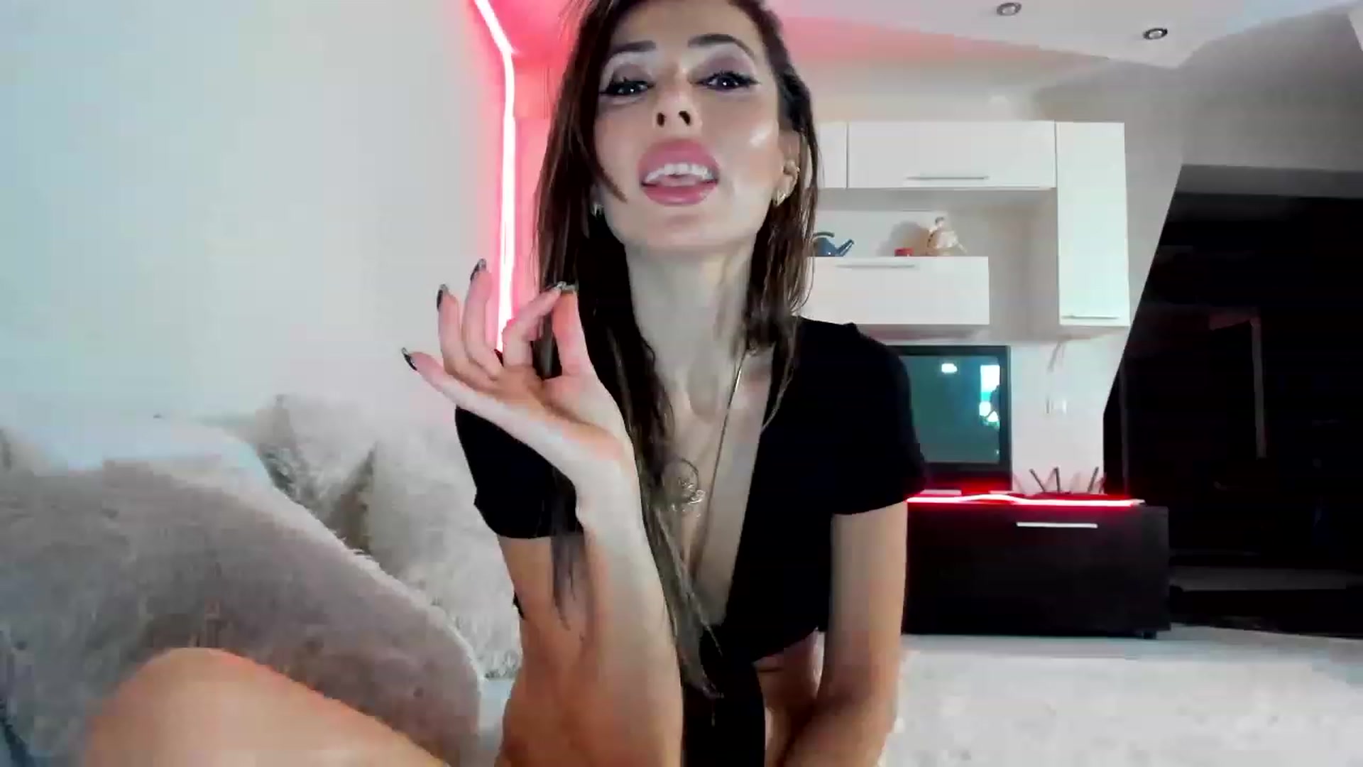 Gallery image thumbnail from SmileyTinaa's myfreecams stream on, 02/16/2023, 04:49 image 10 of 20