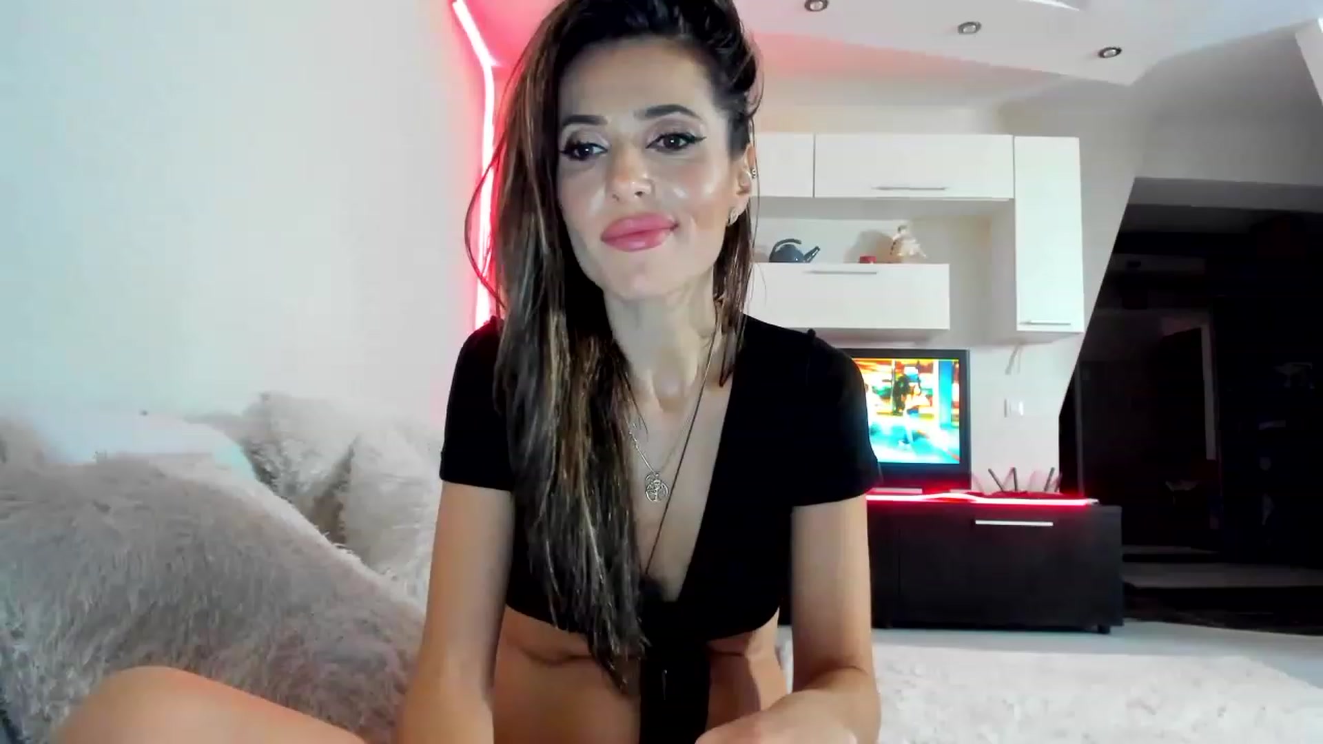 Gallery image thumbnail from SmileyTinaa's myfreecams stream on, 02/16/2023, 04:49 image 1 of 20