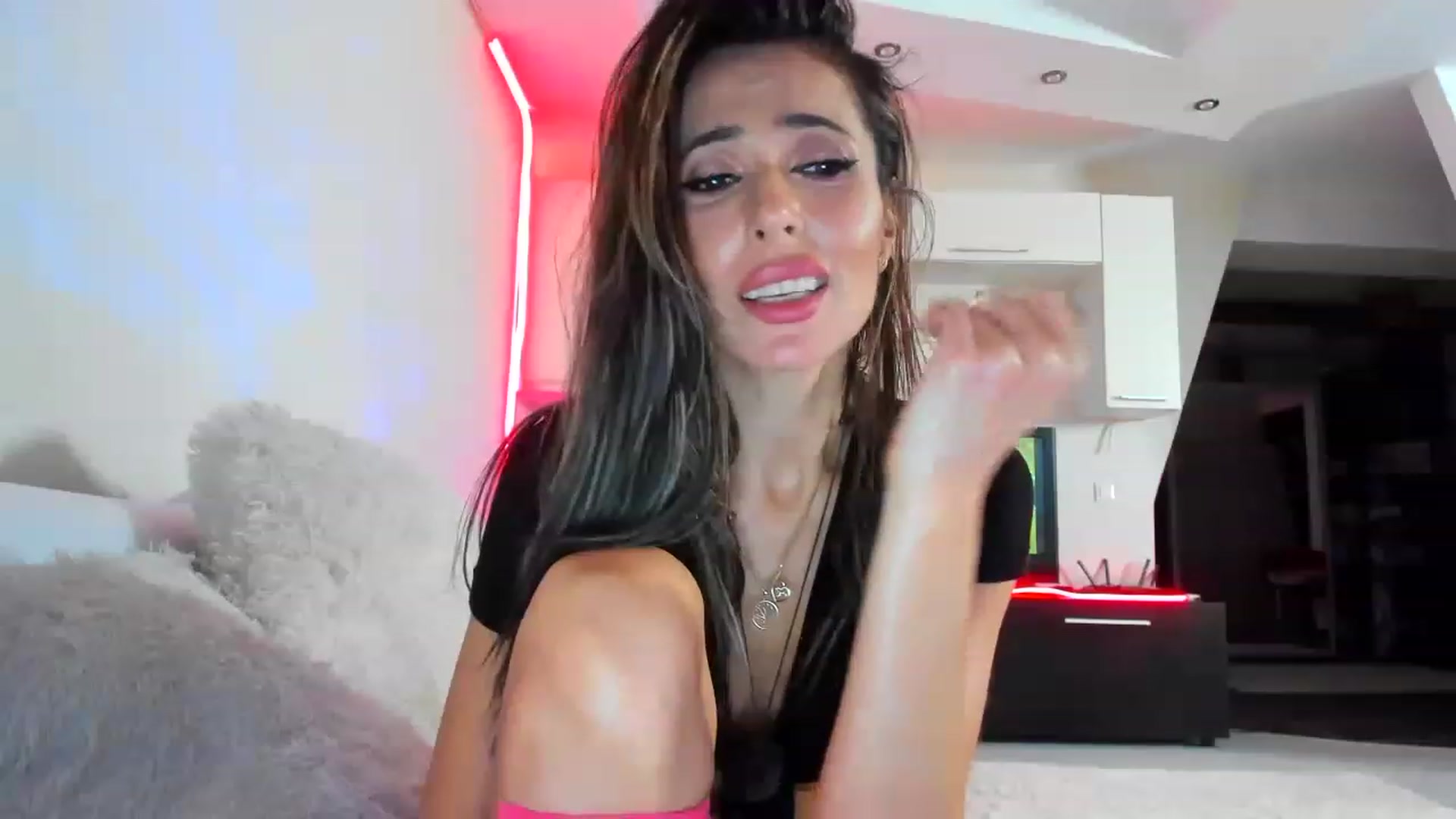 Gallery image thumbnail from SmileyTinaa's myfreecams stream on, 02/16/2023, 06:00 image 13 of 20
