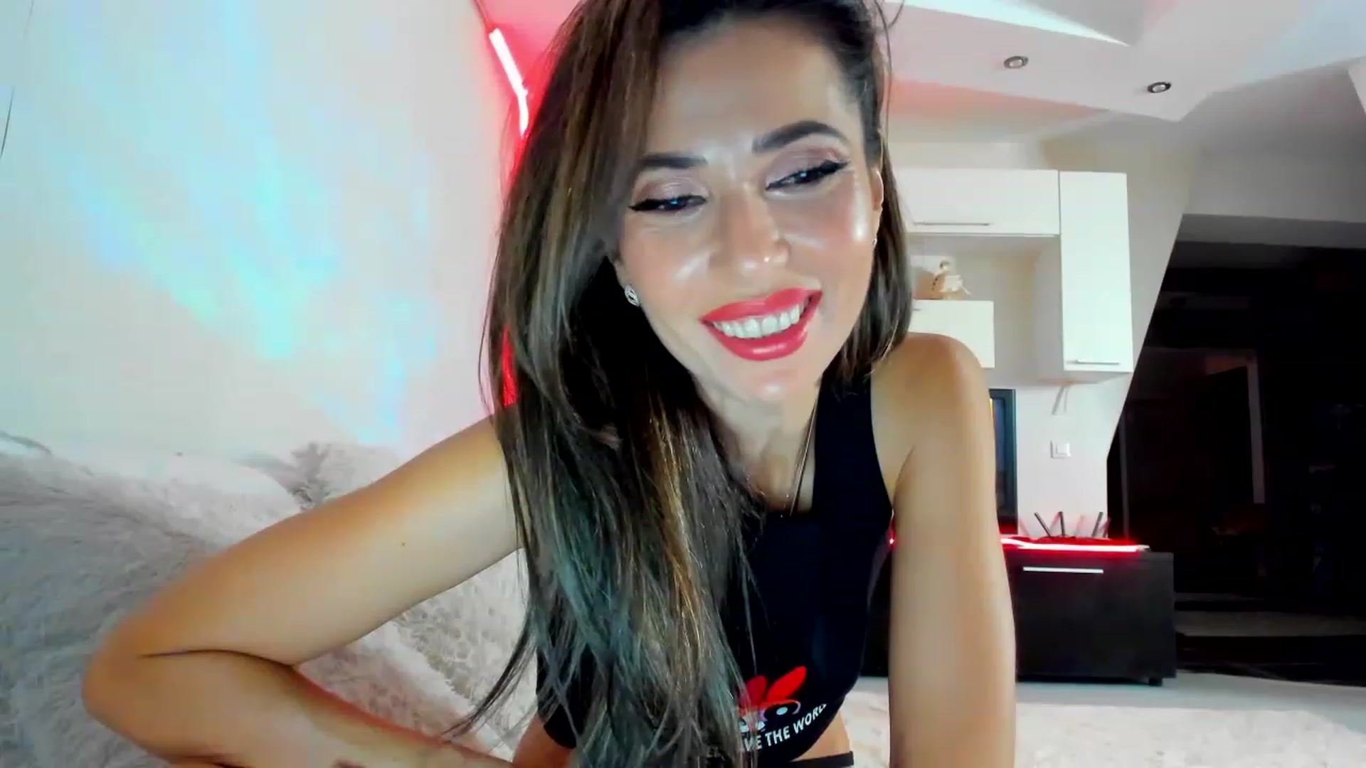 Gallery image thumbnail from SmileyTinaa's myfreecams stream on, 02/18/2023, 24:08 image 15 of 20