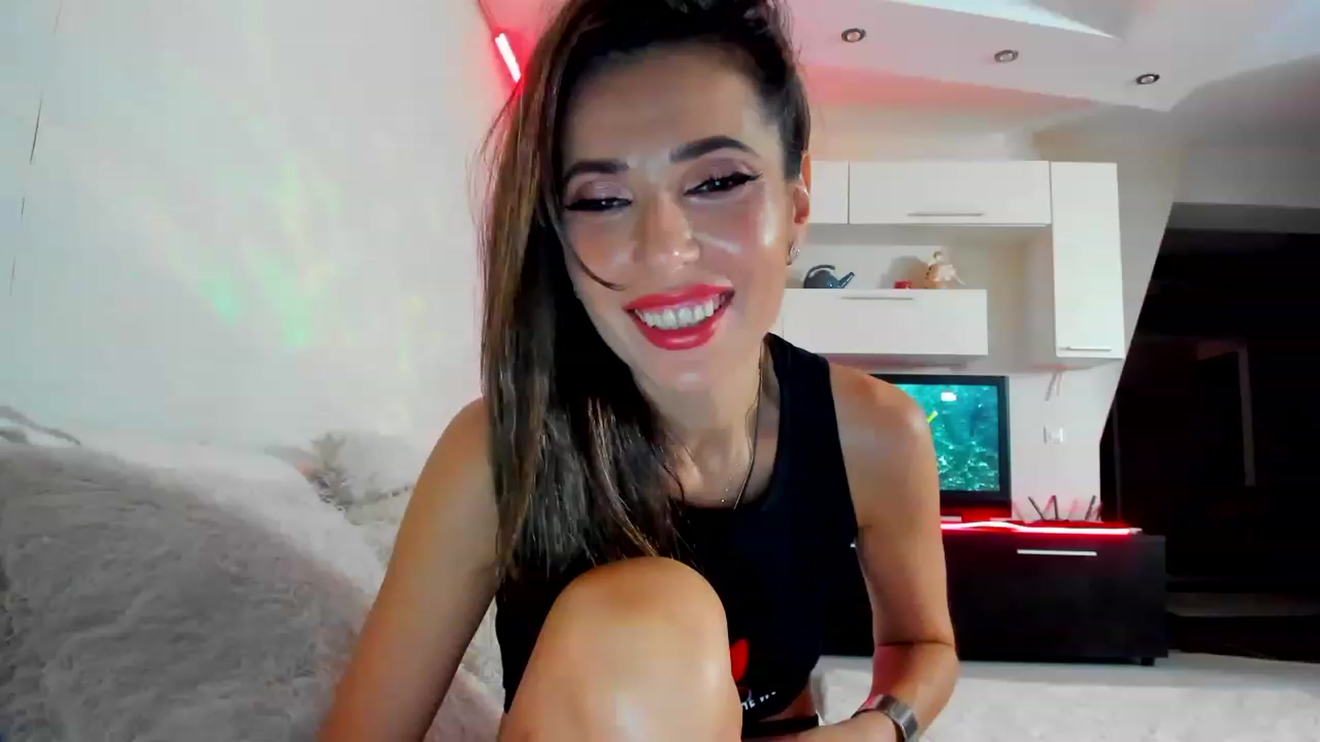 Gallery image thumbnail from SmileyTinaa's myfreecams stream on, 02/18/2023, 24:08 image 16 of 20