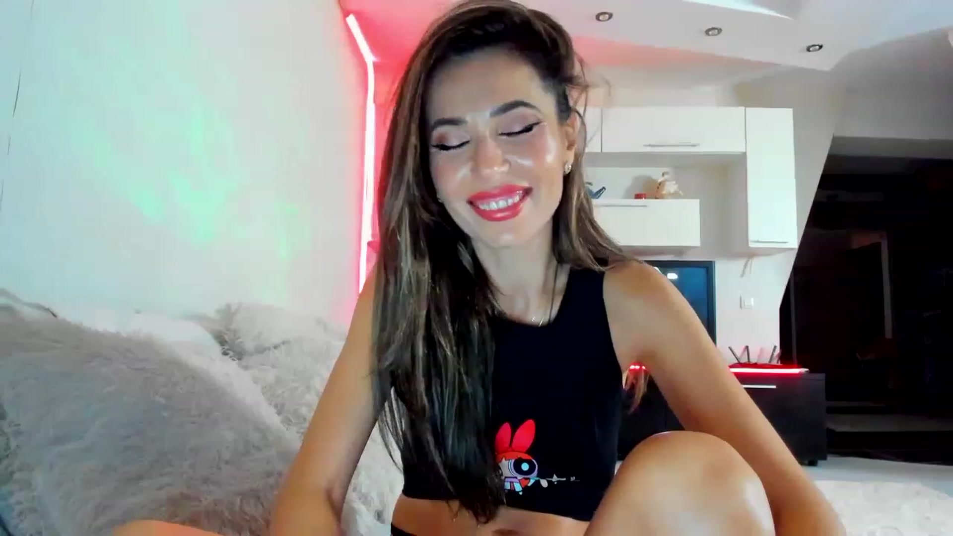 Gallery image thumbnail from SmileyTinaa's myfreecams stream on, 02/18/2023, 02:23 image 2 of 20