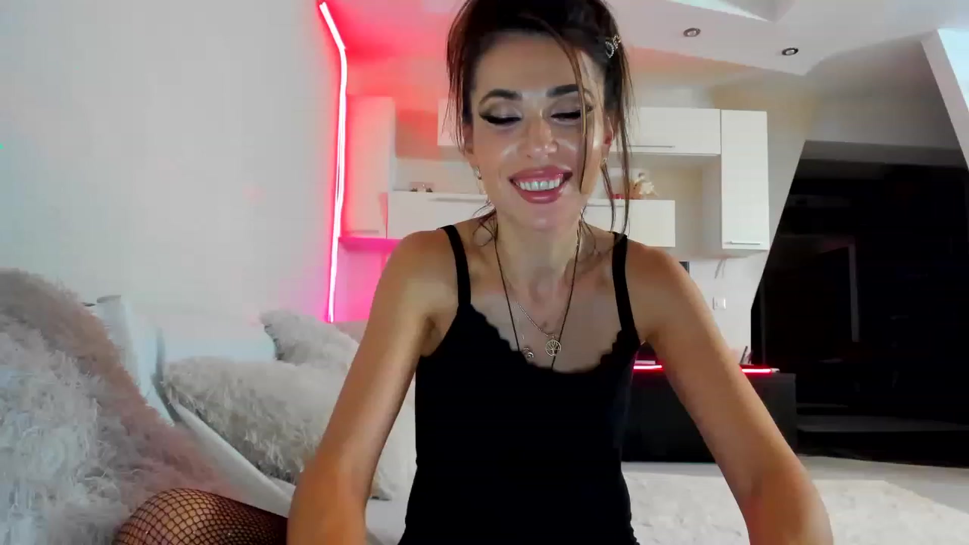 Gallery image thumbnail from SmileyTinaa's myfreecams stream on, 02/20/2023, 23:29 image 20 of 20