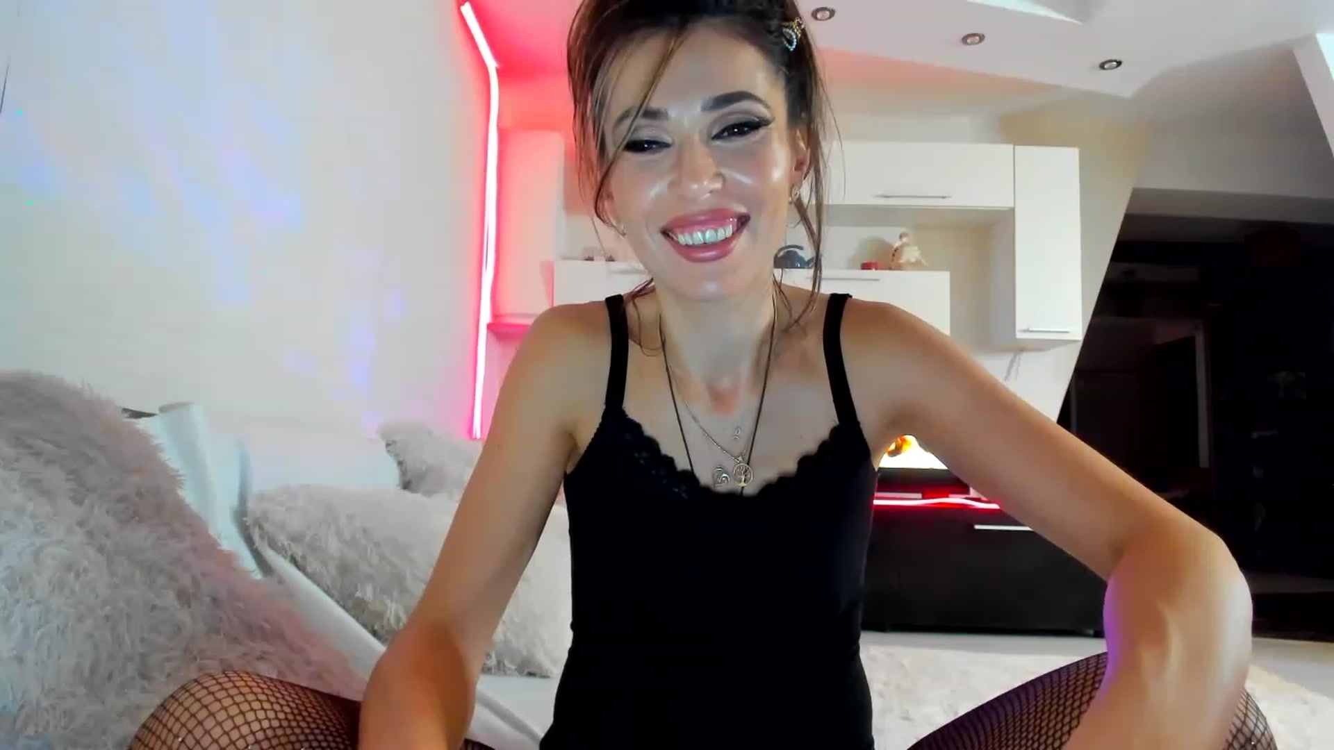 Gallery image thumbnail from SmileyTinaa's myfreecams stream on, 02/21/2023, 24:40 image 8 of 20