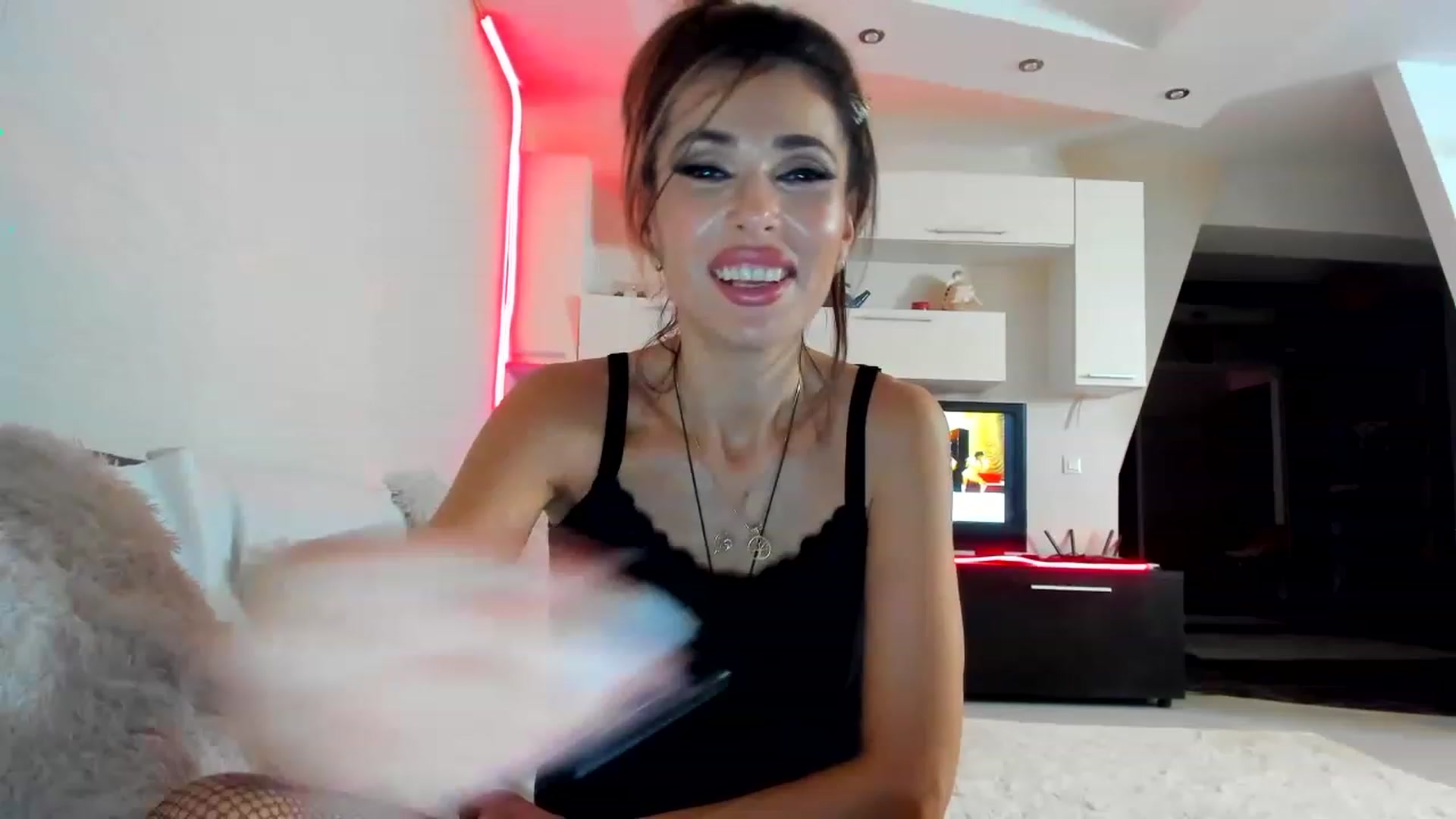 Gallery image thumbnail from SmileyTinaa's myfreecams stream on, 02/21/2023, 01:31 image 15 of 20