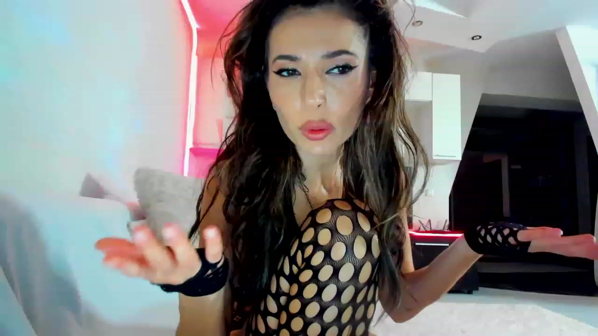 Gallery image thumbnail from SmileyTinaa's myfreecams stream on, 02/24/2023, 01:12 image 1 of 20