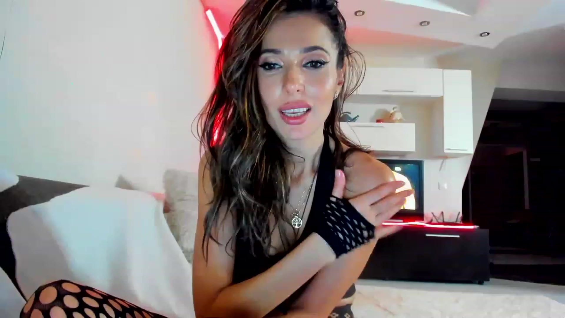 Gallery image thumbnail from SmileyTinaa's myfreecams stream on, 02/24/2023, 05:43 image 18 of 20