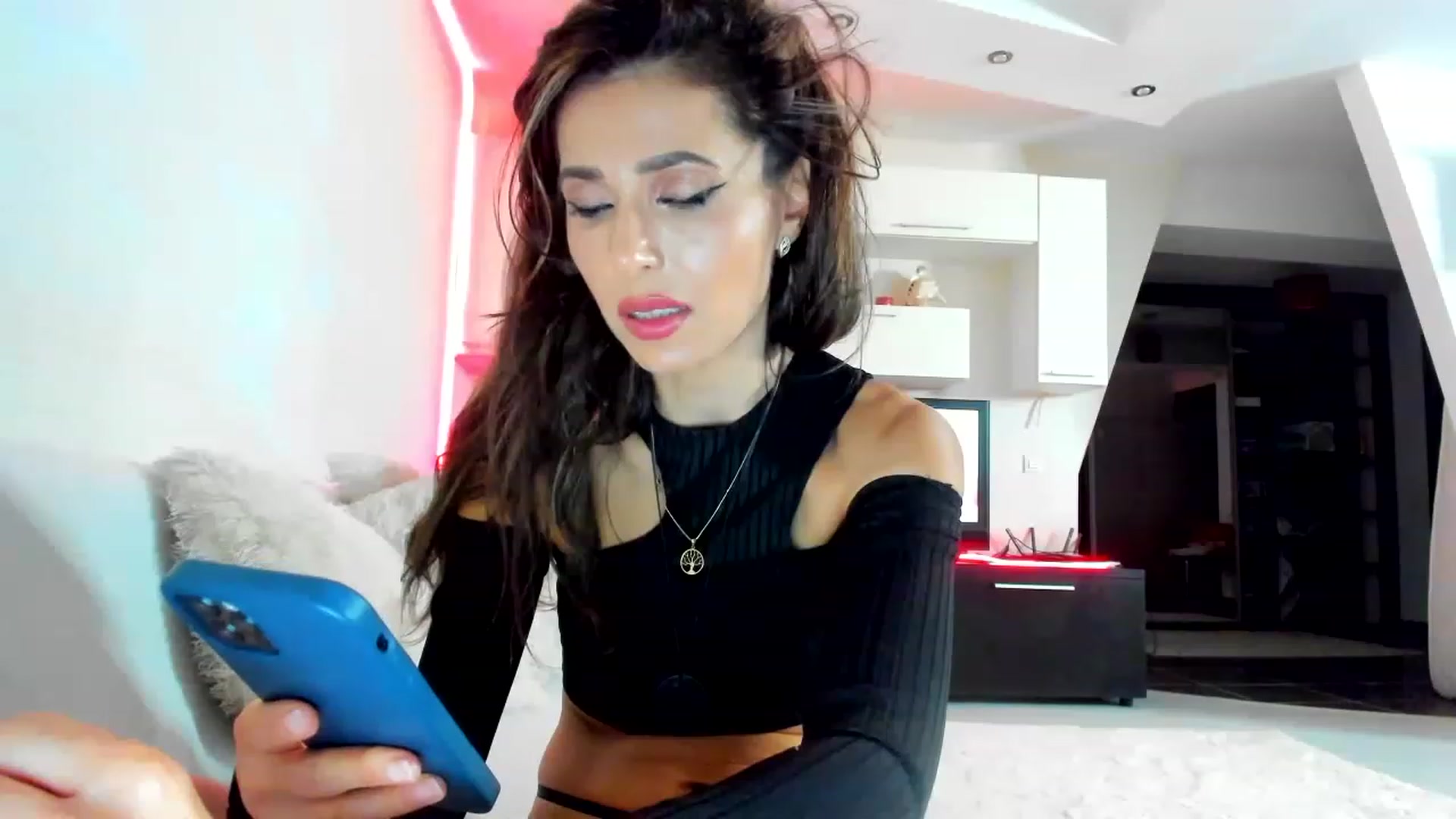 Gallery image thumbnail from SmileyTinaa's myfreecams stream on, 02/28/2023, 01:44 image 12 of 20