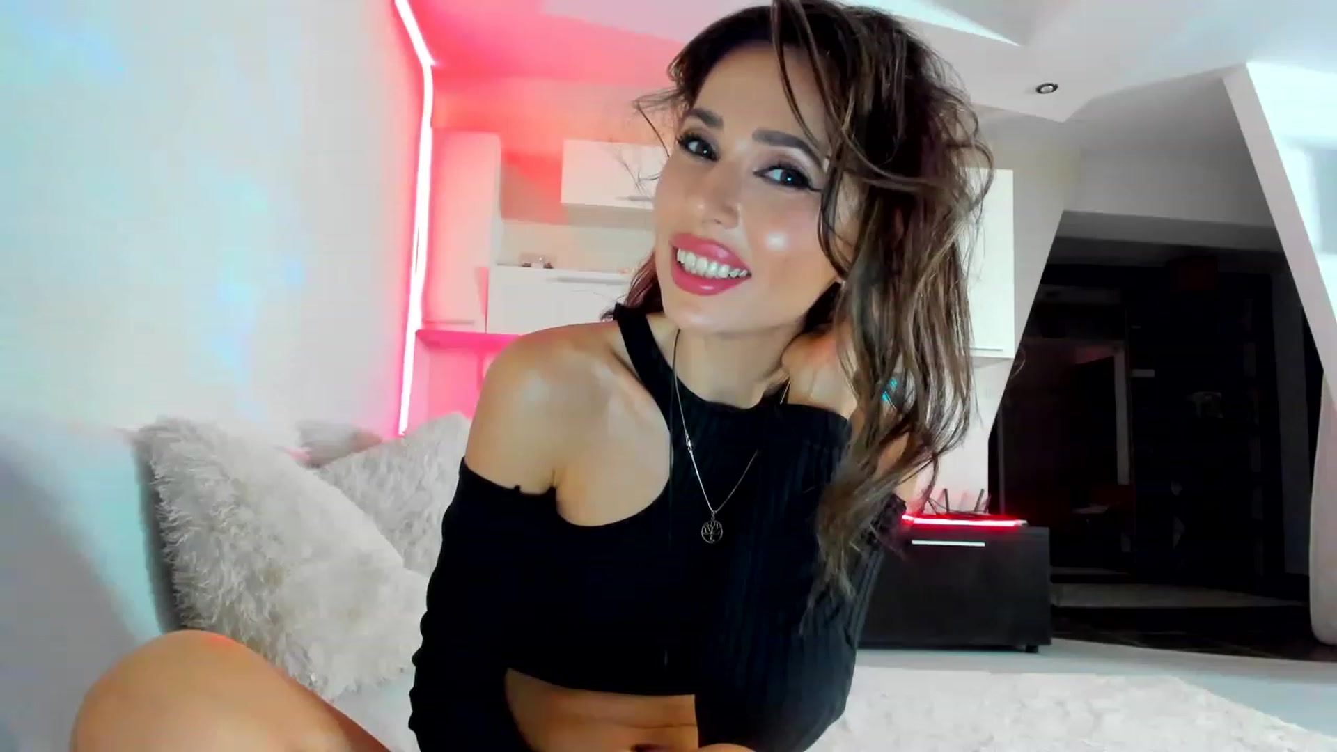 Gallery image thumbnail from SmileyTinaa's myfreecams stream on, 02/28/2023, 01:44 image 10 of 20