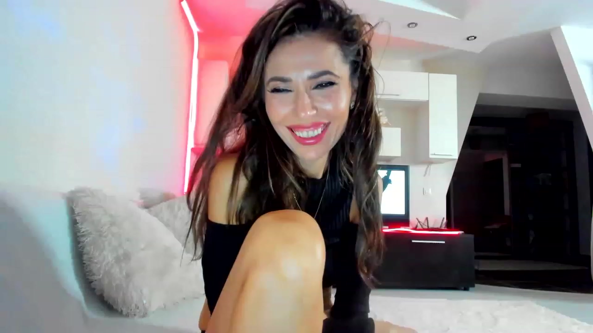 Gallery image thumbnail from SmileyTinaa's myfreecams stream on, 02/28/2023, 01:44 image 7 of 20