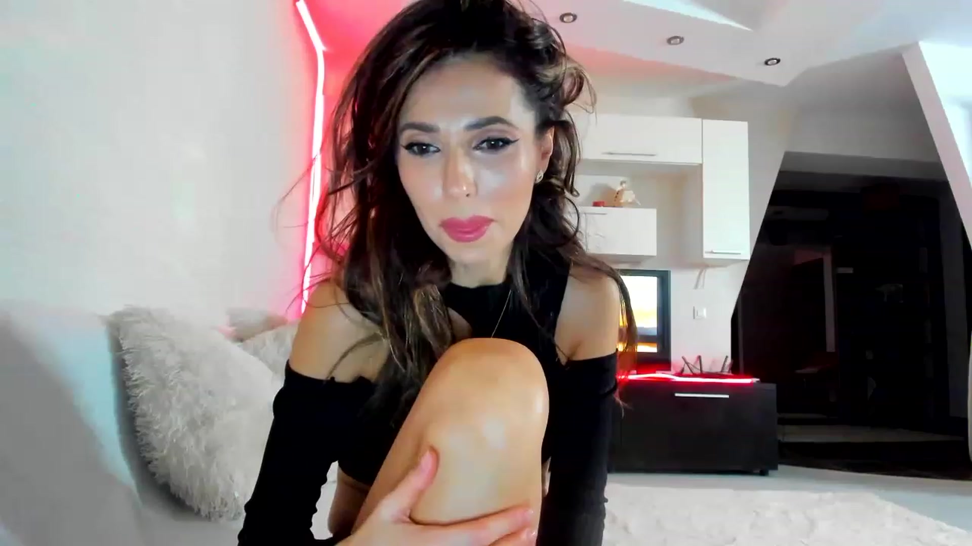 Gallery image thumbnail from SmileyTinaa's myfreecams stream on, 02/28/2023, 01:44 image 3 of 20