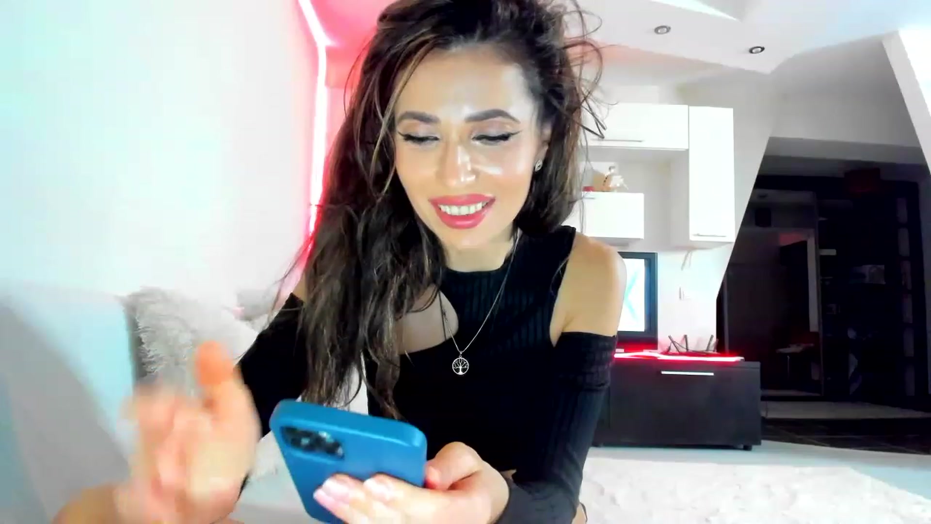 Gallery image thumbnail from SmileyTinaa's myfreecams stream on, 02/28/2023, 01:44 image 13 of 20