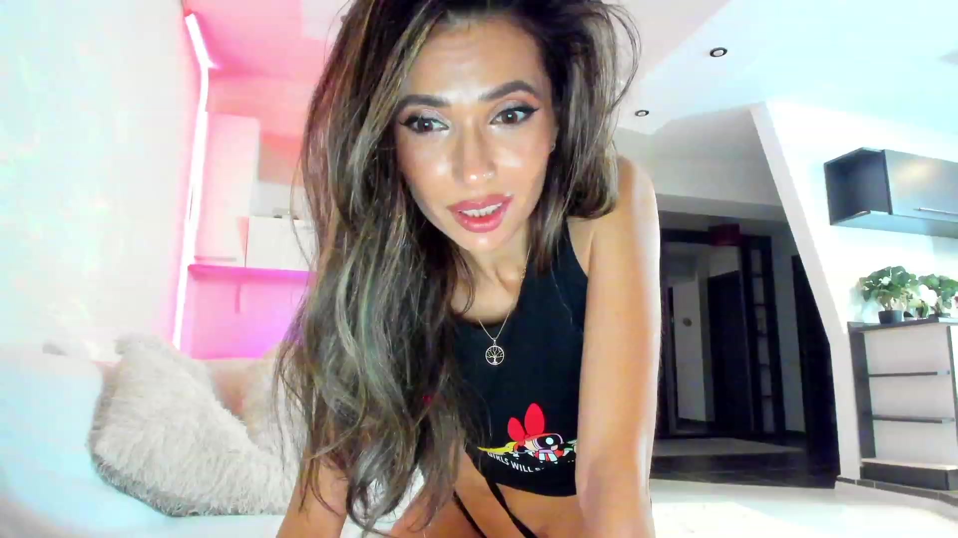 Gallery image thumbnail from SmileyTinaa's myfreecams stream on, 03/01/2023, 24:01 image 11 of 20