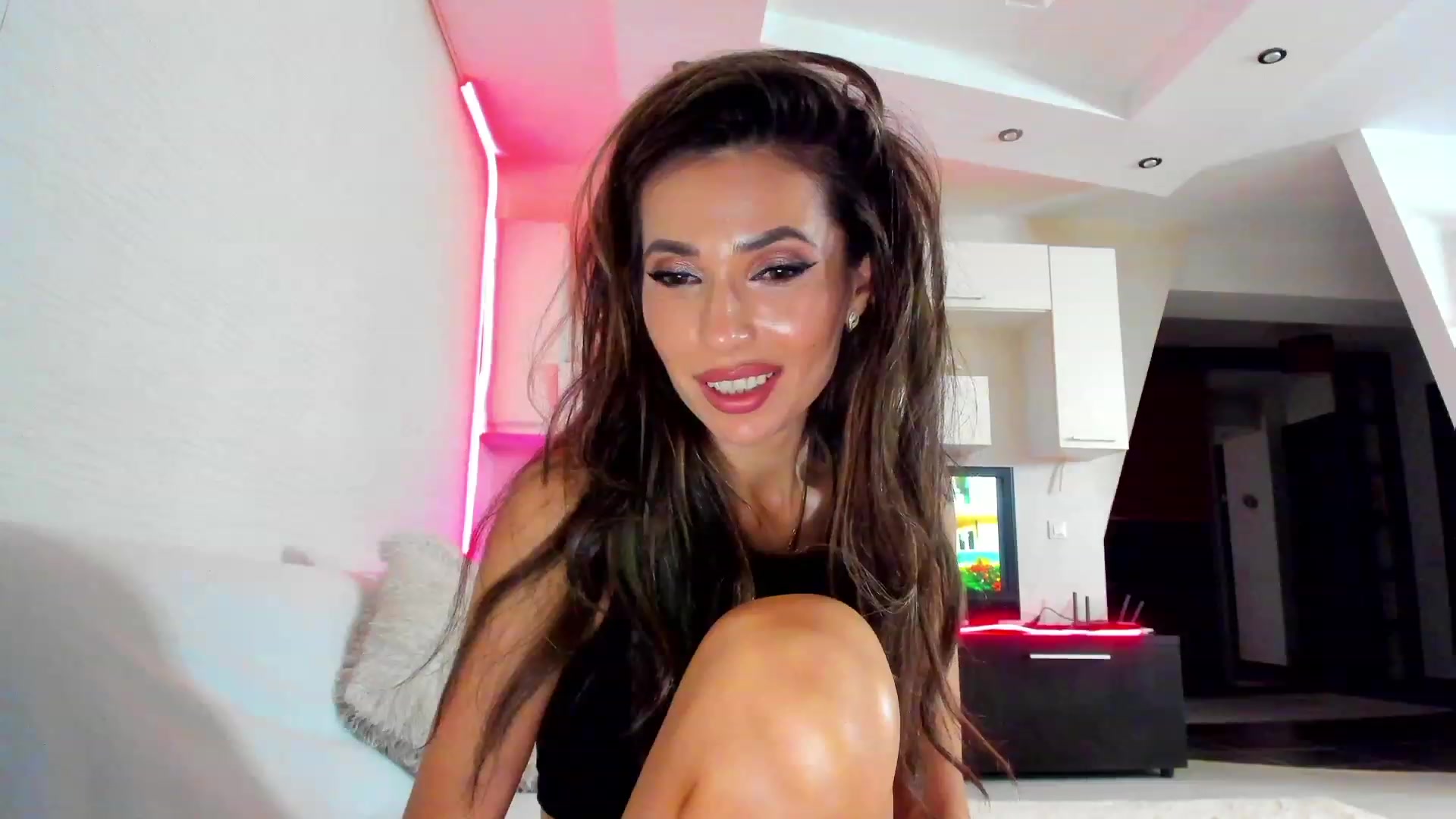 Gallery image thumbnail from SmileyTinaa's myfreecams stream on, 03/01/2023, 24:01 image 1 of 20