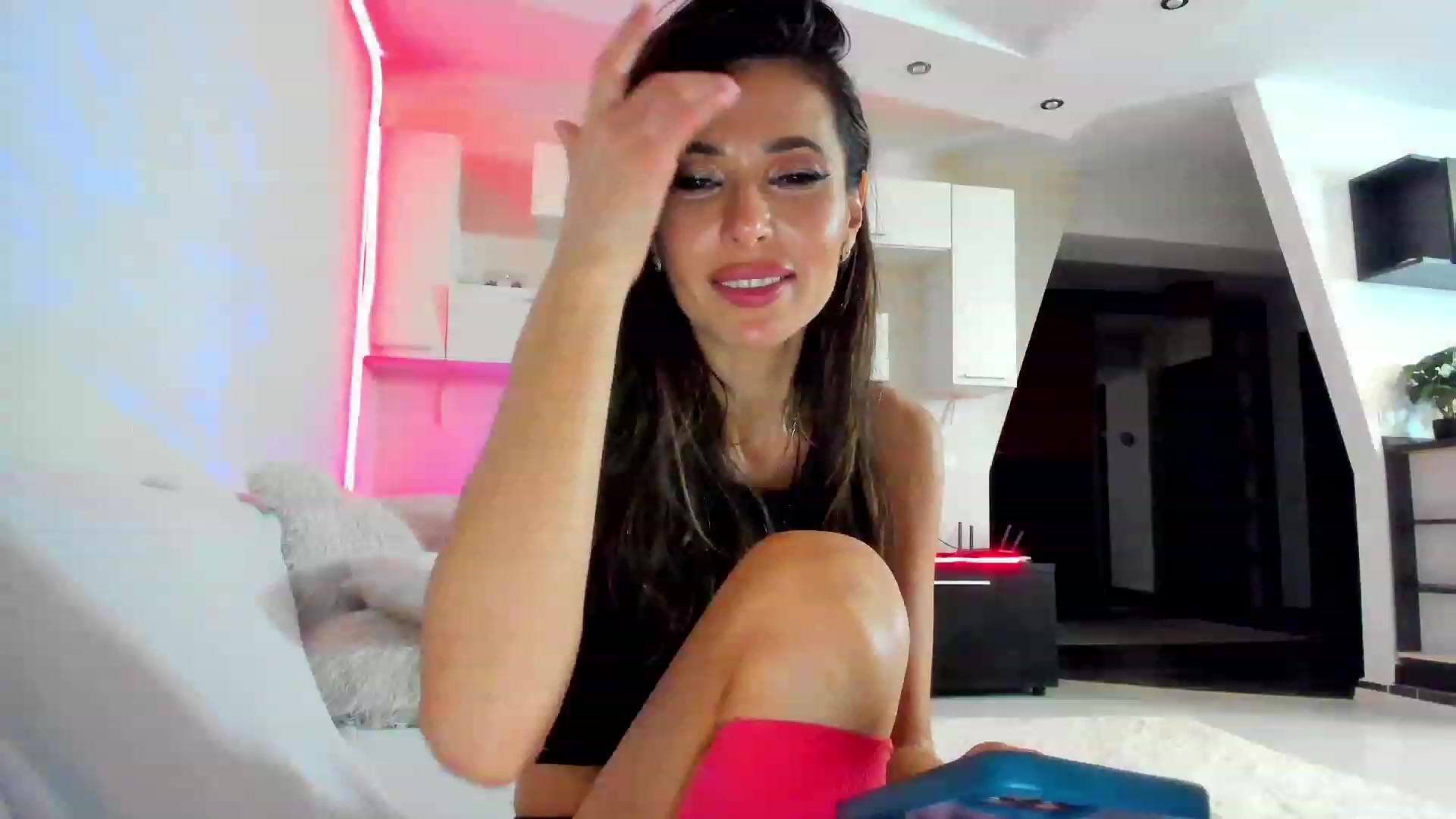 Gallery image thumbnail from SmileyTinaa's myfreecams stream on, 03/01/2023, 04:01 image 14 of 20