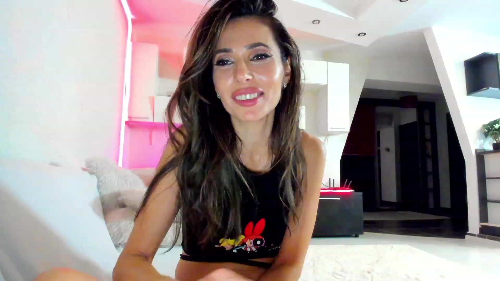 Gallery image thumbnail from SmileyTinaa's myfreecams stream on, 03/01/2023, 04:01 image 12 of 20