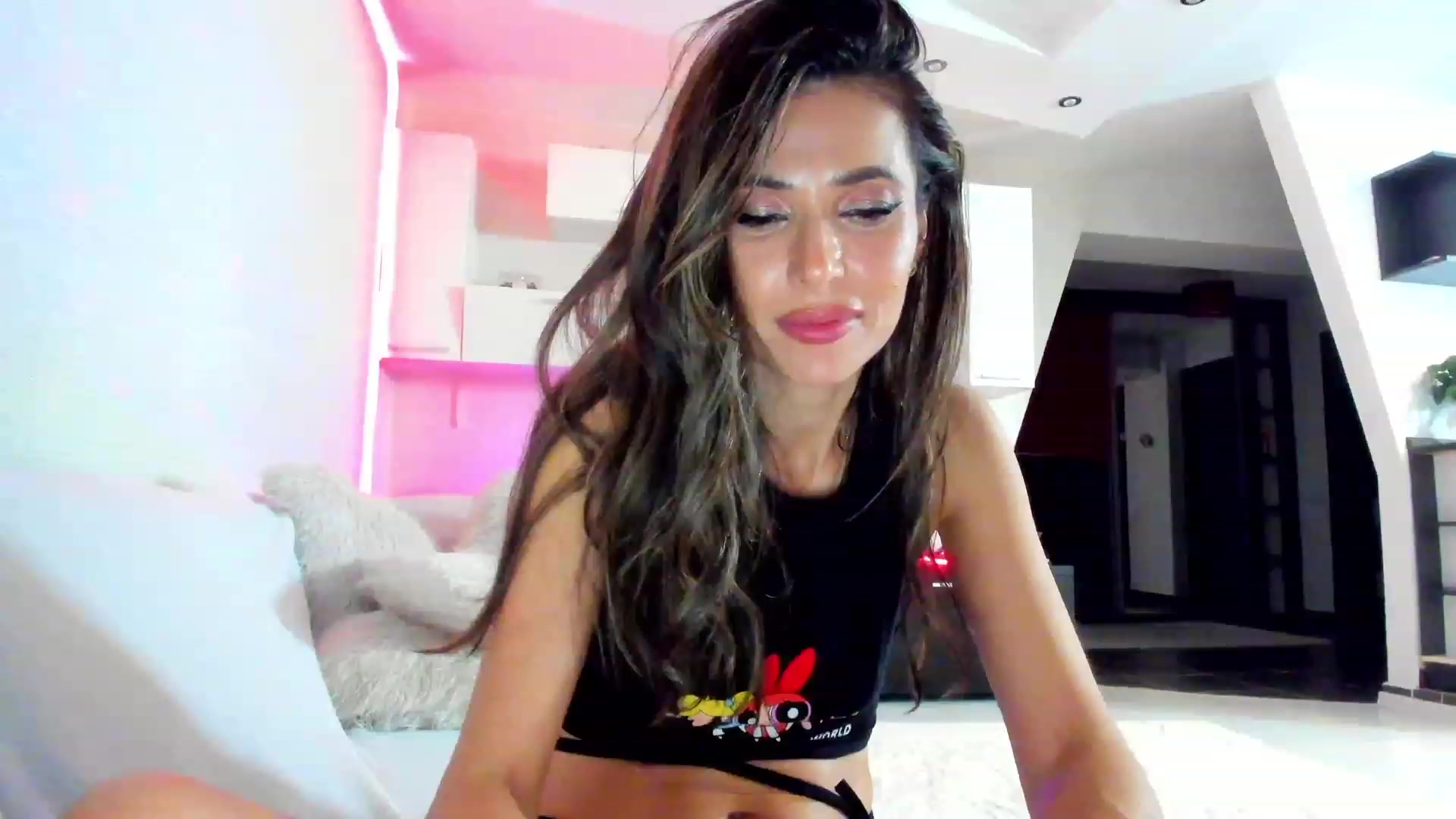 Gallery image thumbnail from SmileyTinaa's myfreecams stream on, 03/01/2023, 04:01 image 10 of 20