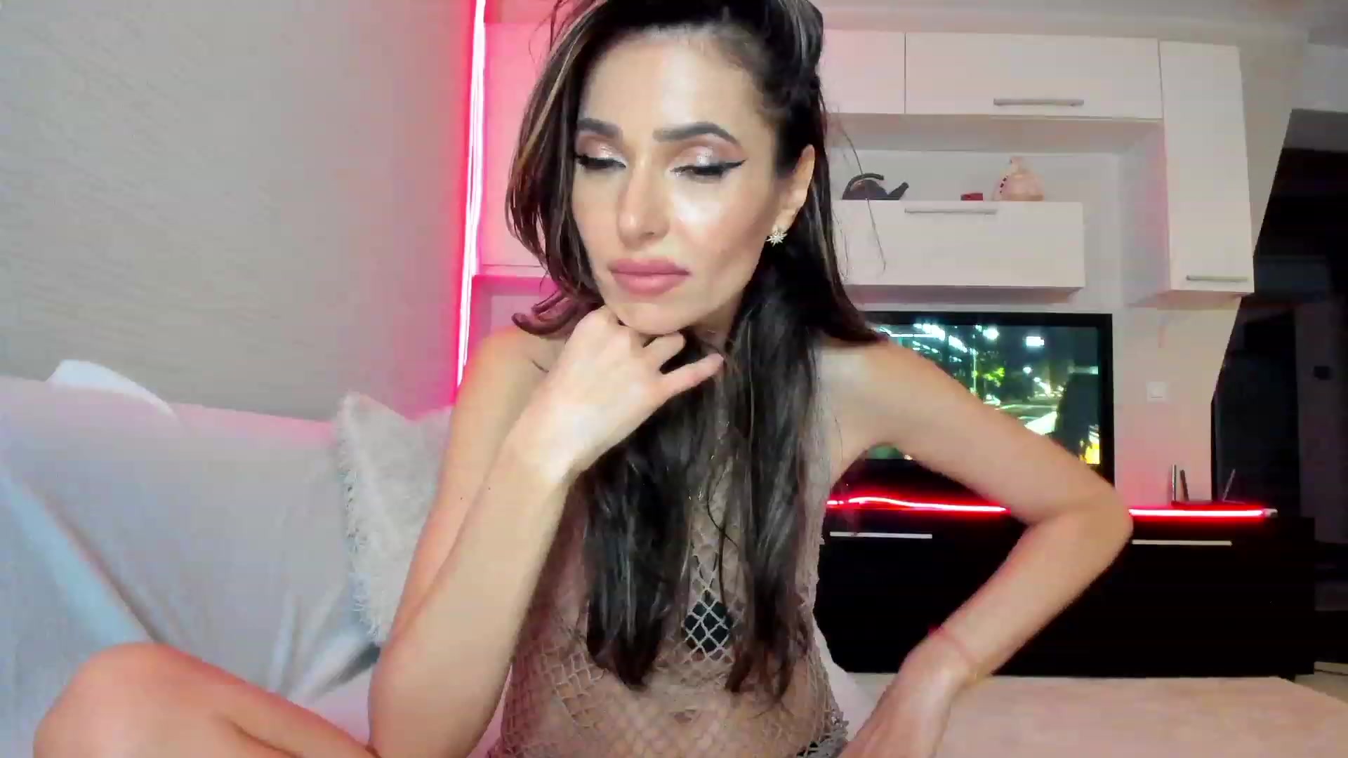 Gallery image thumbnail from SmileyTinaa's myfreecams stream on, 03/02/2023, 04:42 image 6 of 20