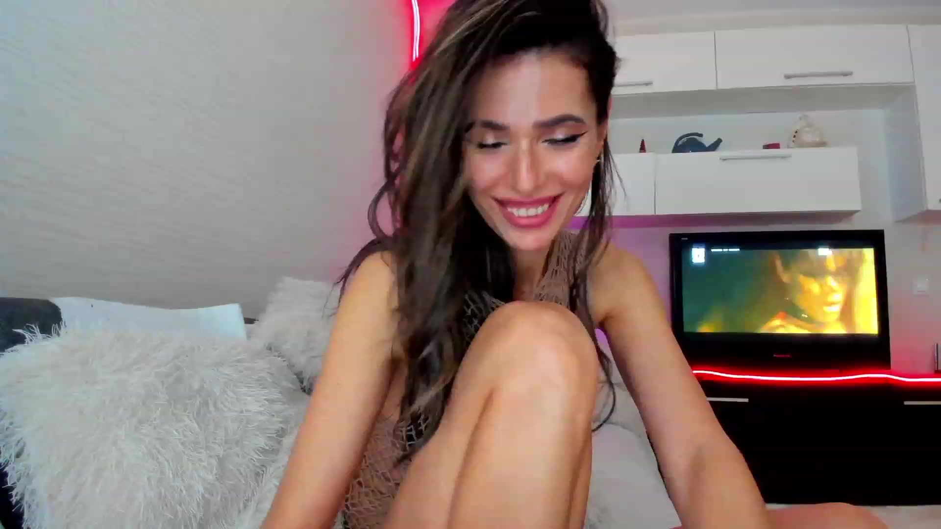 Gallery image thumbnail from SmileyTinaa's myfreecams stream on, 03/02/2023, 07:19 image 6 of 20