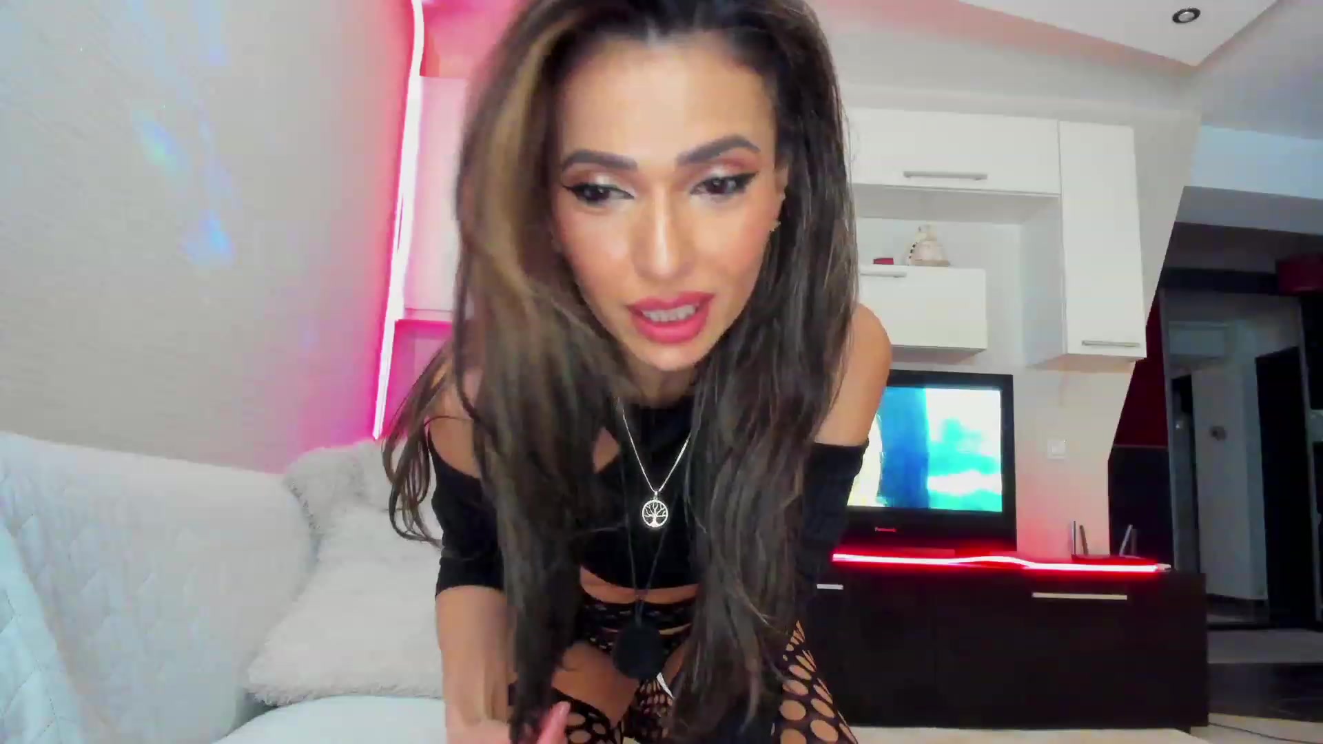 Gallery image thumbnail from SmileyTinaa's myfreecams stream on, 03/03/2023, 24:58 image 11 of 20