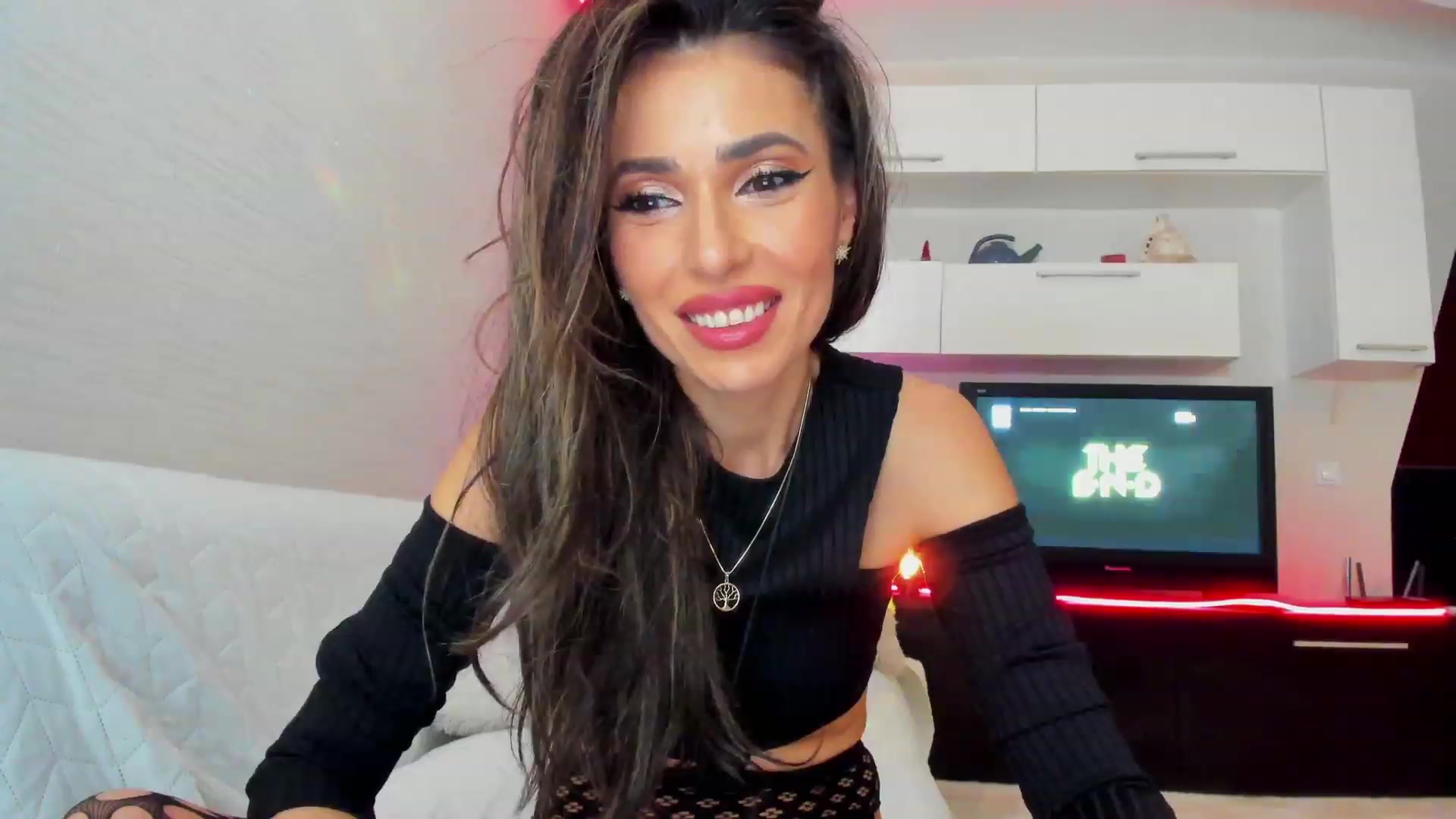 Gallery image thumbnail from SmileyTinaa's myfreecams stream on, 03/03/2023, 24:58 image 9 of 20