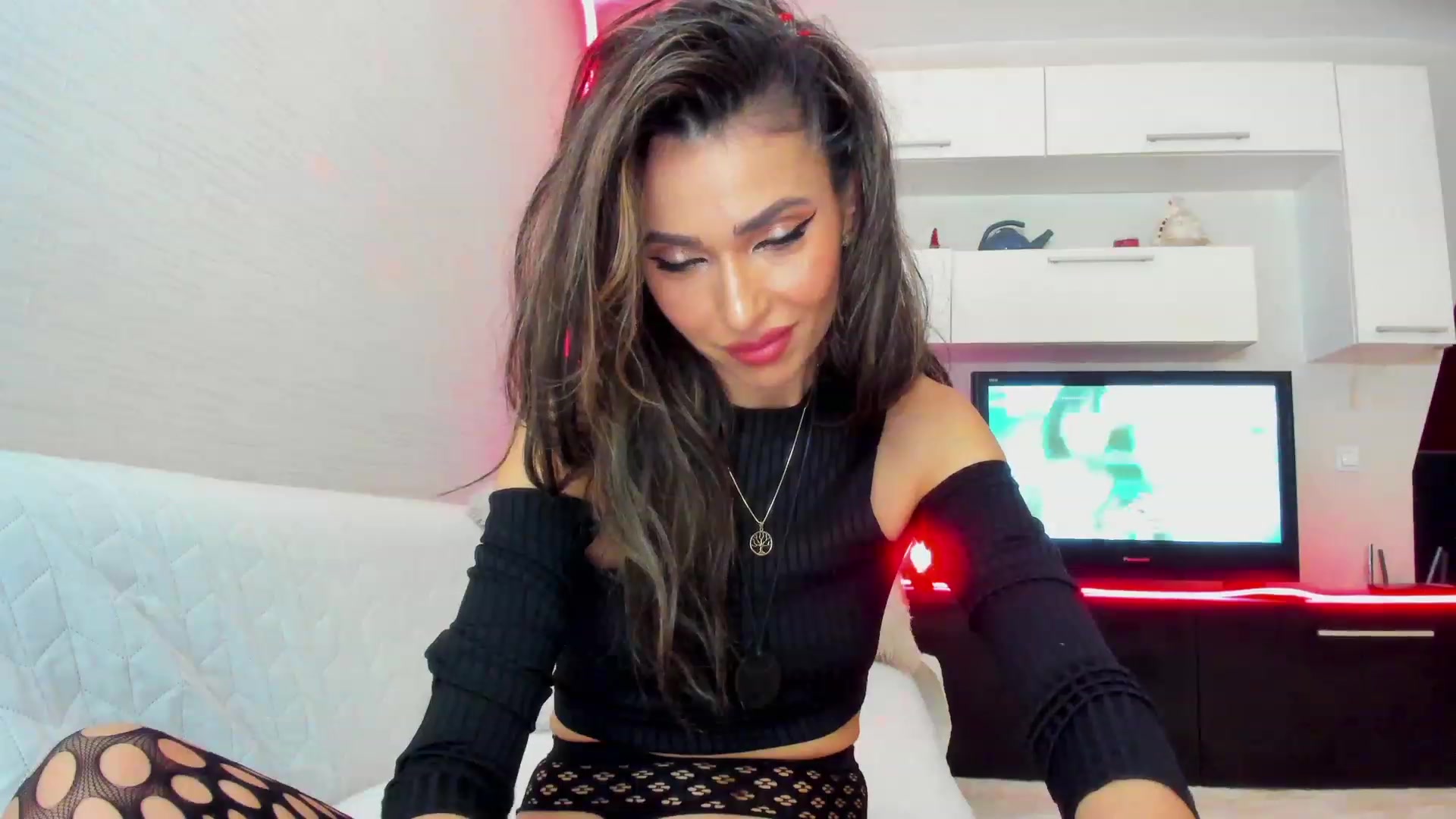 Gallery image thumbnail from SmileyTinaa's myfreecams stream on, 03/03/2023, 24:58 image 5 of 20