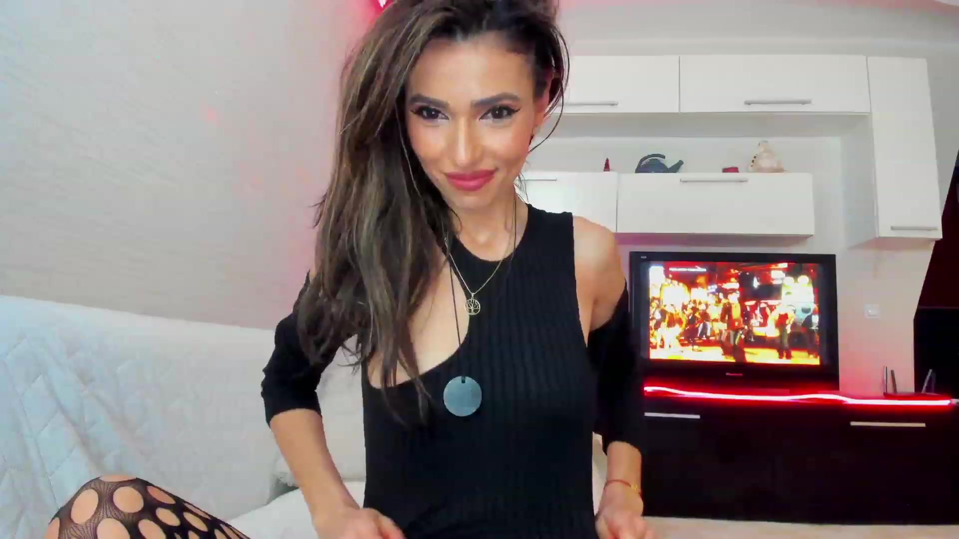 Gallery image thumbnail from SmileyTinaa's myfreecams stream on, 03/03/2023, 24:58 image 10 of 20