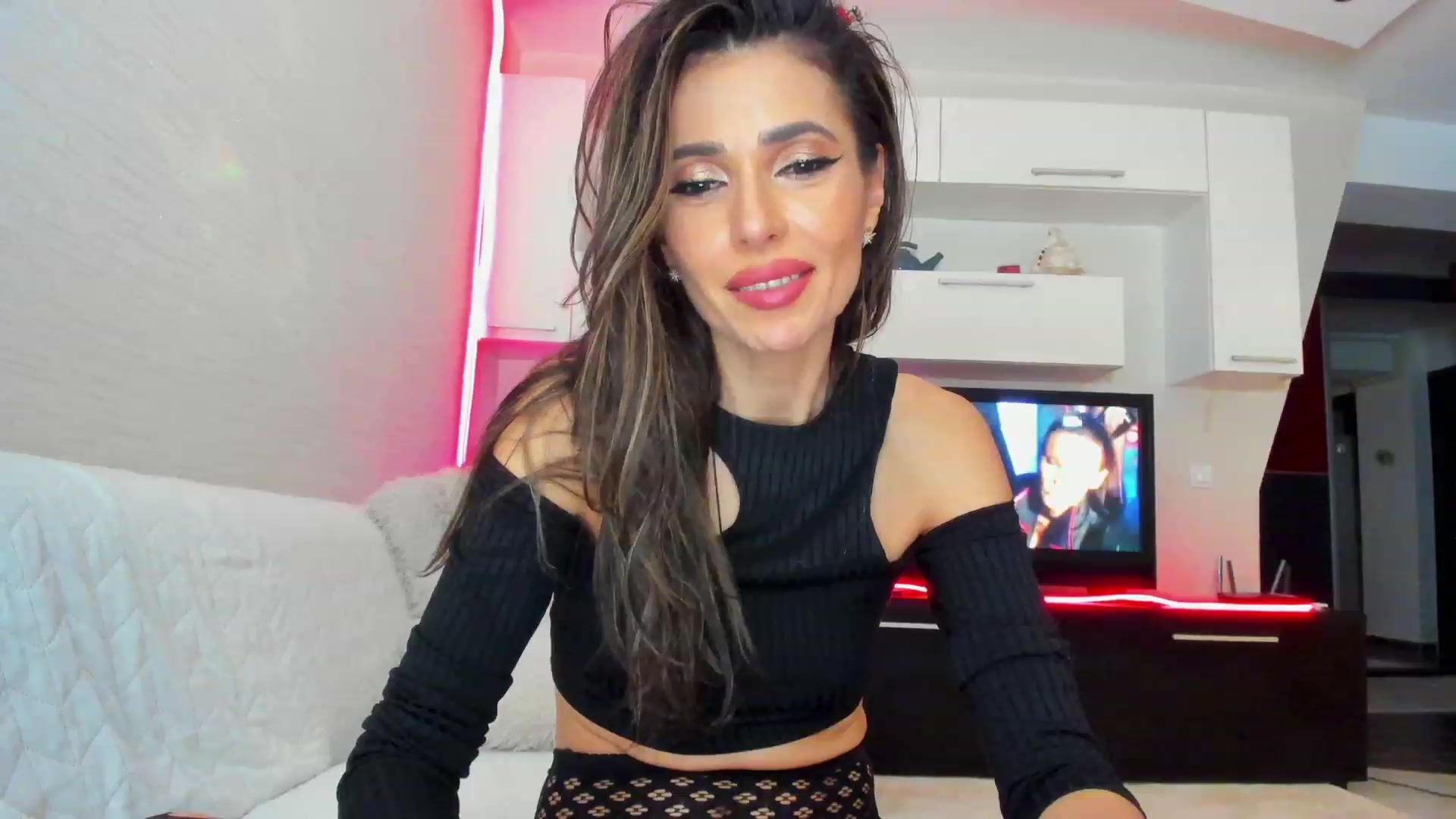 Gallery image thumbnail from SmileyTinaa's myfreecams stream on, 03/03/2023, 02:18 image 11 of 20