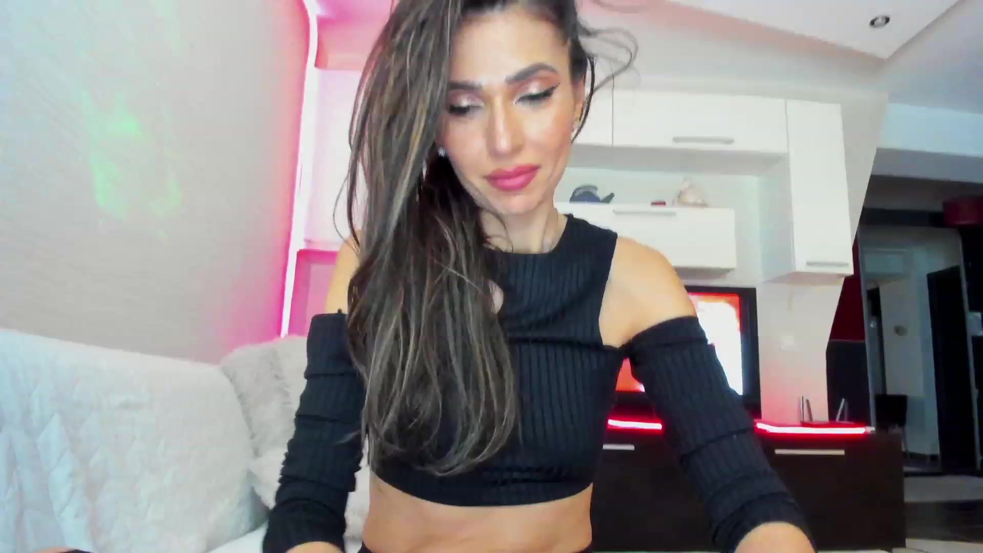 Gallery image thumbnail from SmileyTinaa's myfreecams stream on, 03/03/2023, 04:41 image 18 of 20