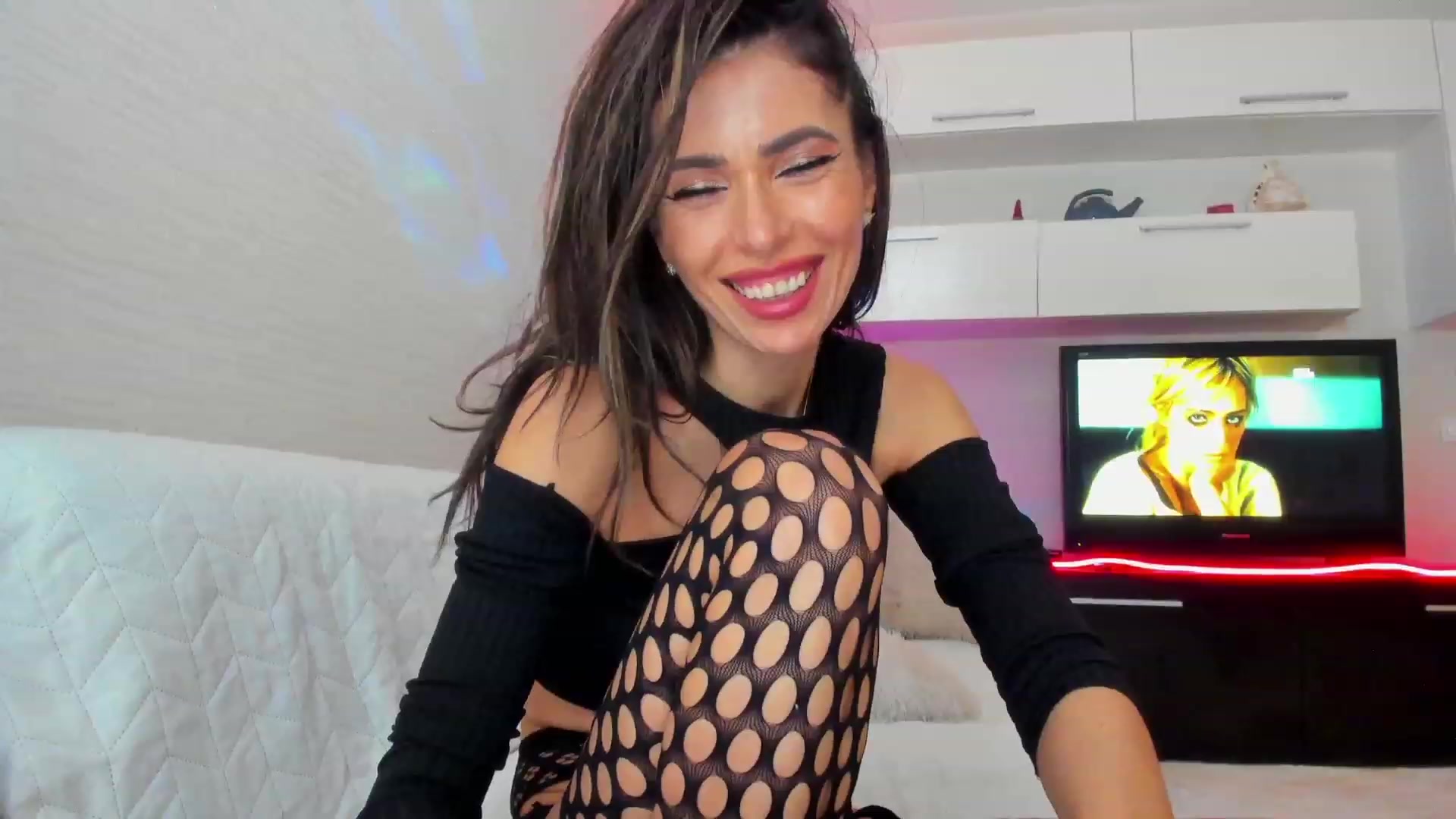 Gallery image thumbnail from SmileyTinaa's myfreecams stream on, 03/03/2023, 04:41 image 6 of 20